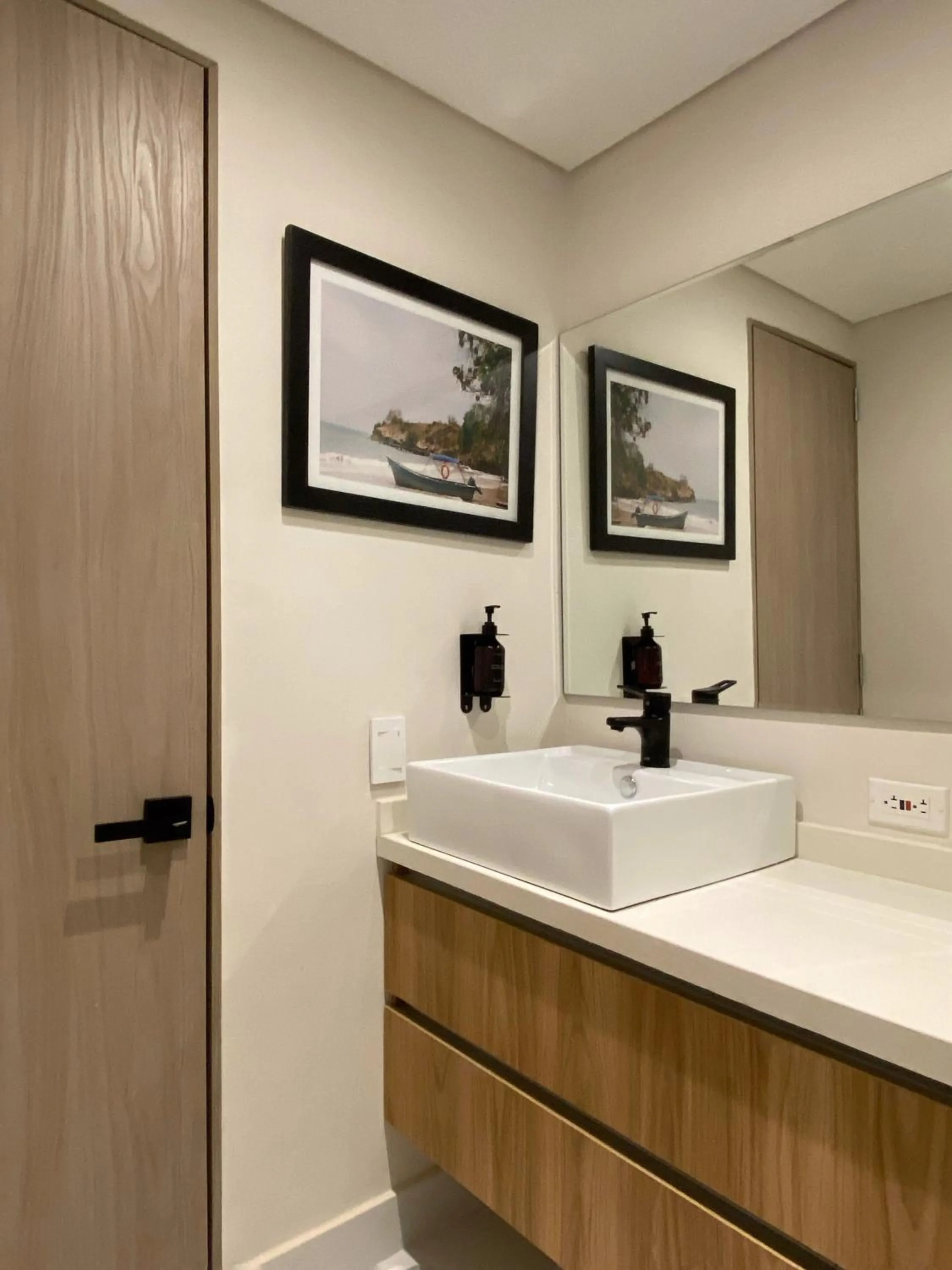 Bathroom in Wynwood Cartagena Beach