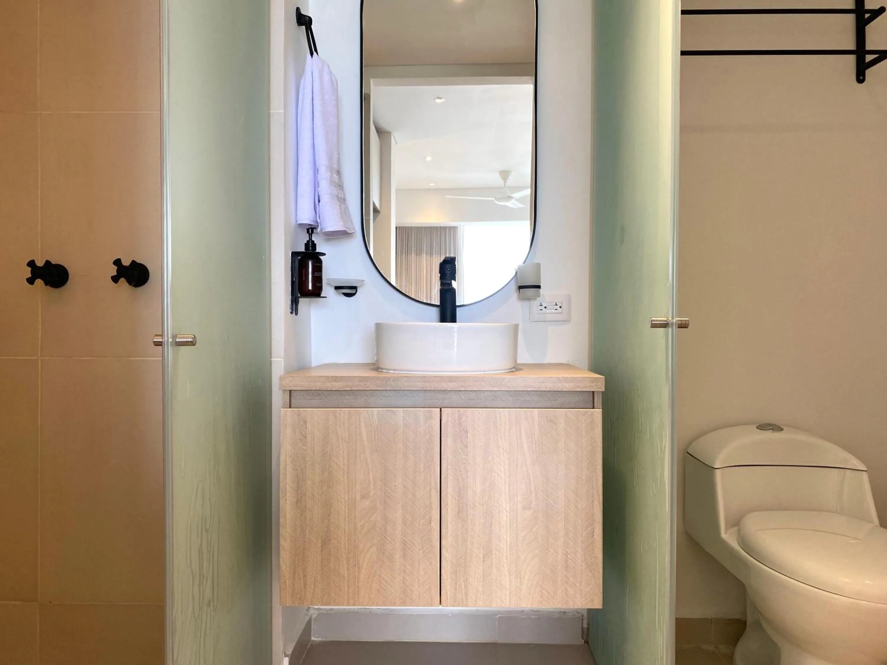 Bathroom in Wynwood Cartagena Beach