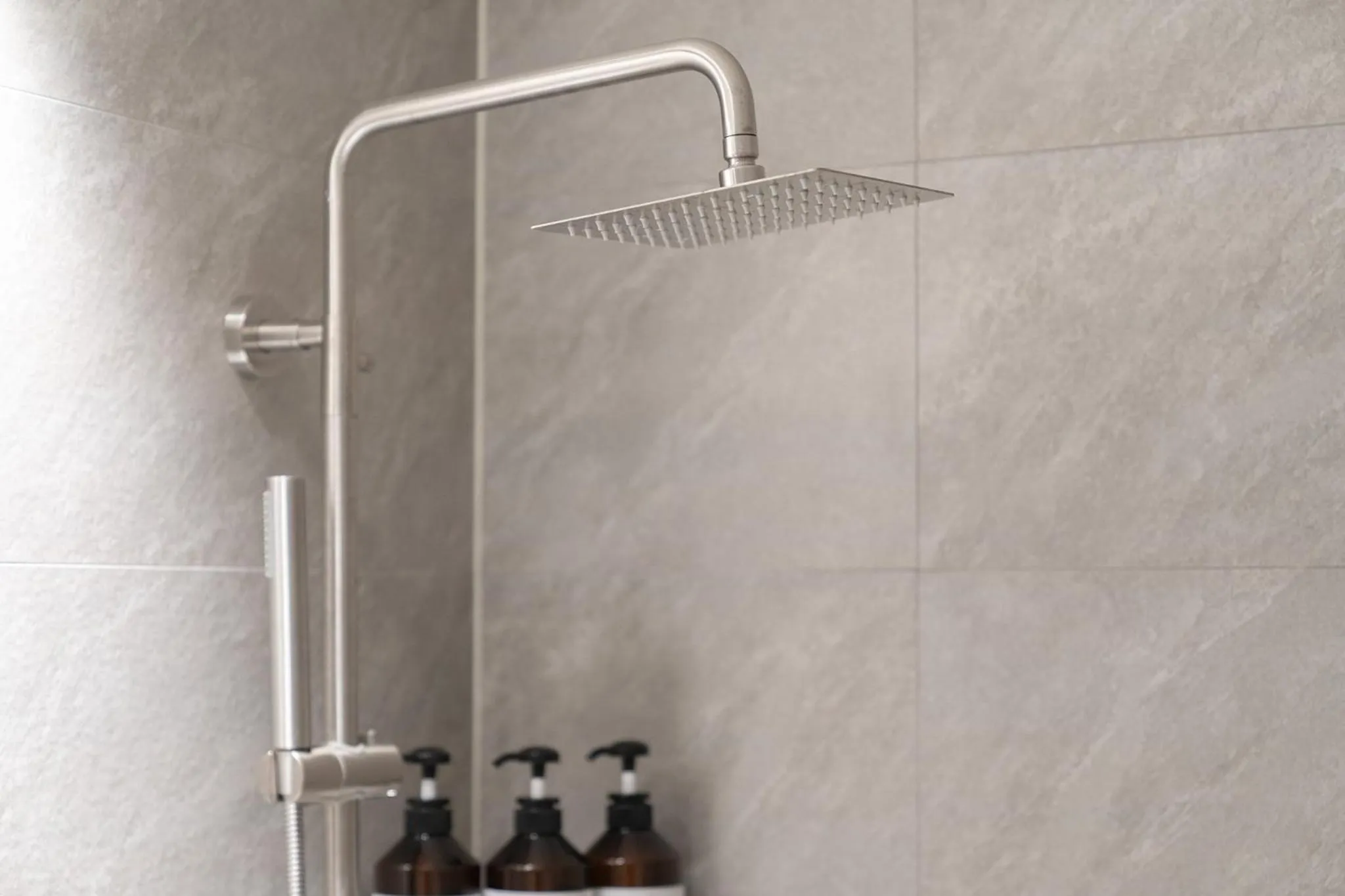 Shower in Siheung Brown Dot Jeongwang