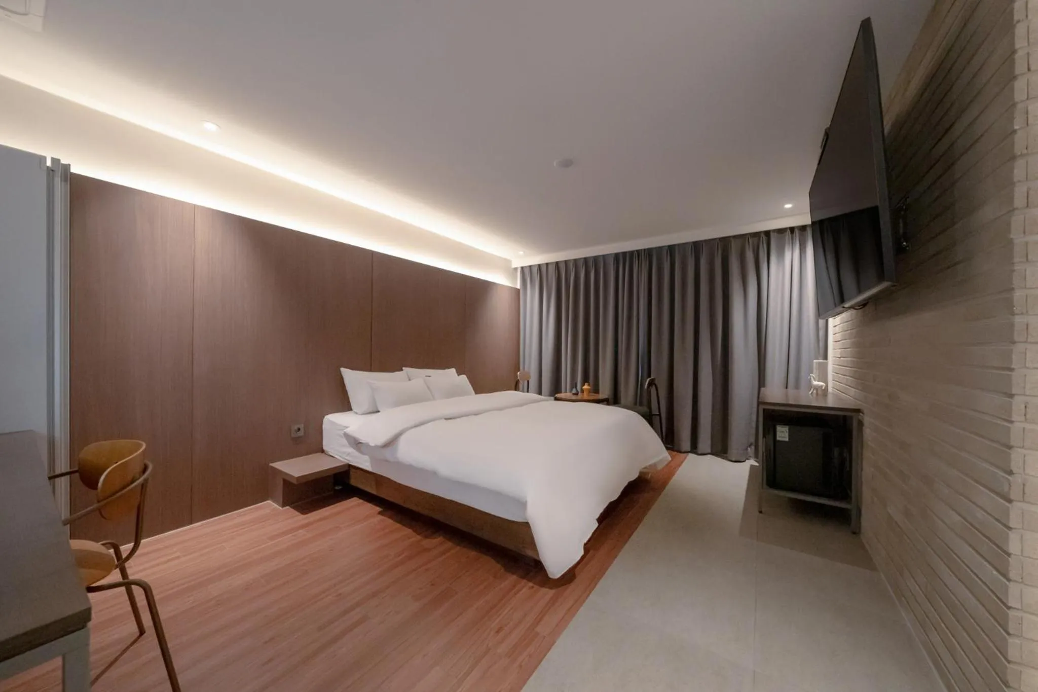 Bed in Siheung Brown Dot Jeongwang