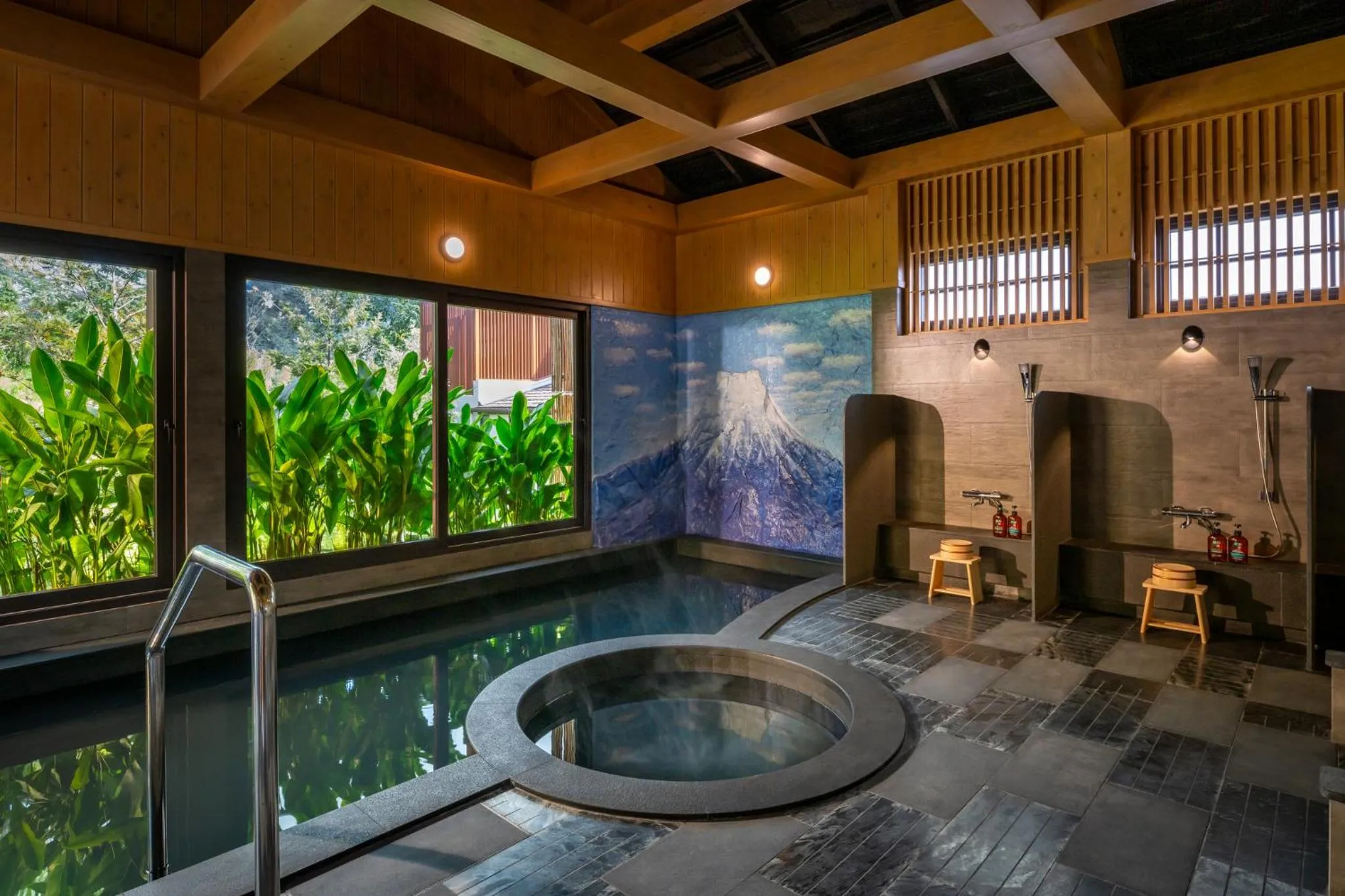 Hot Tub in Tana Spring Resort Mae Chan