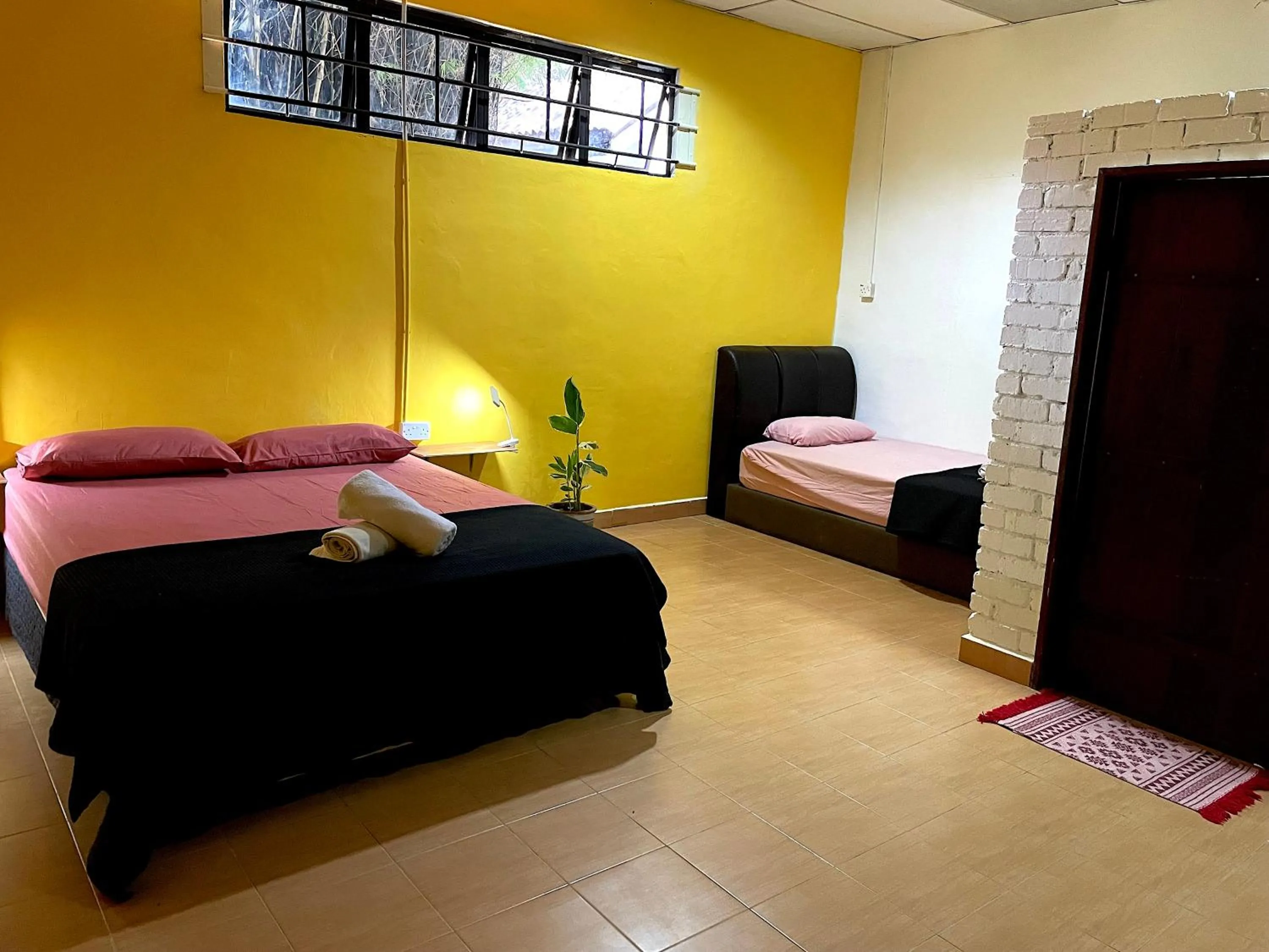 Bedroom, Bed in Home Sol Guesthouse