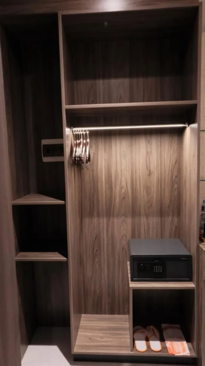 wardrobe in Eno Front One Hotel Semarang