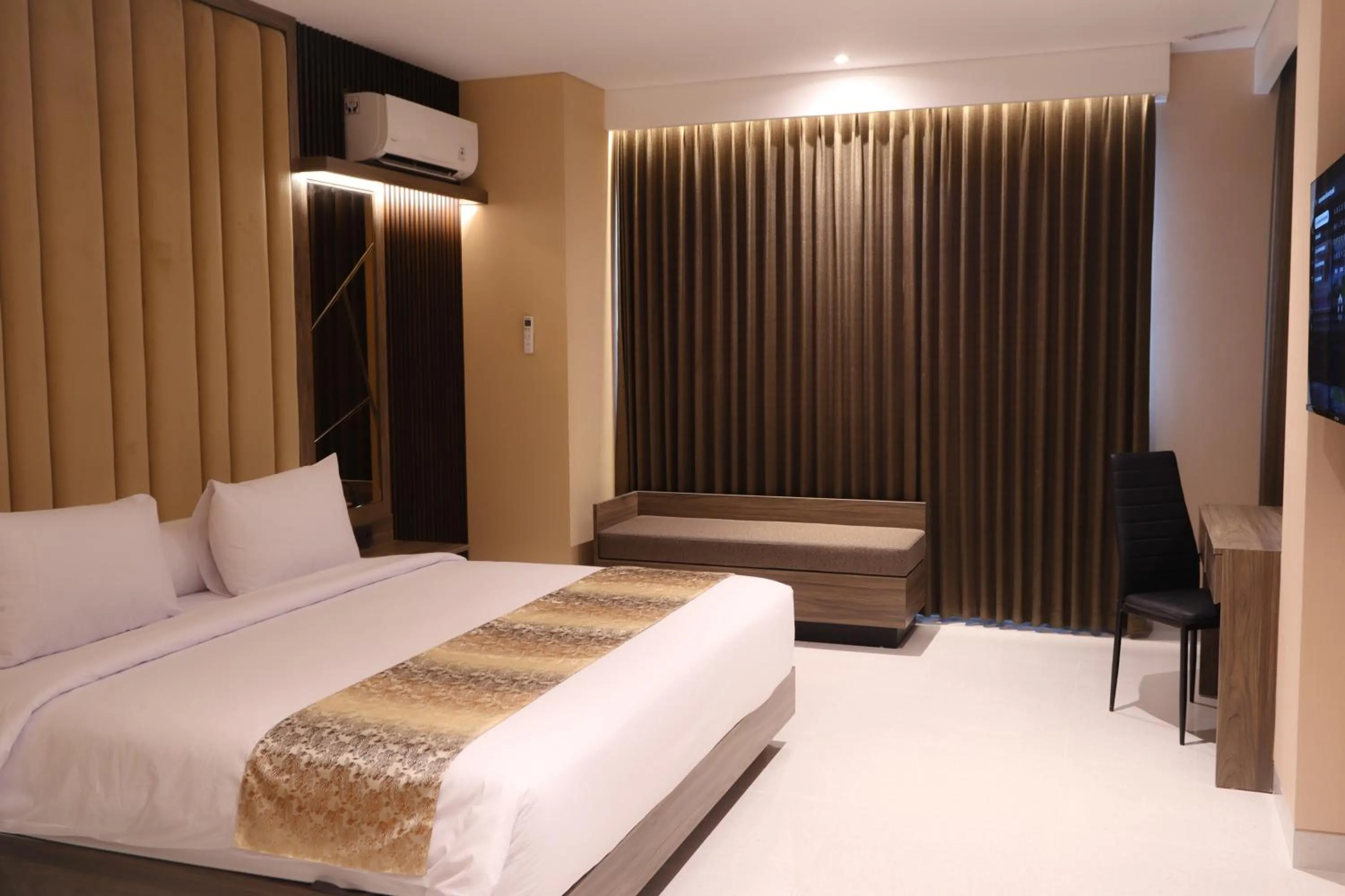 Bed in Eno Front One Hotel Semarang