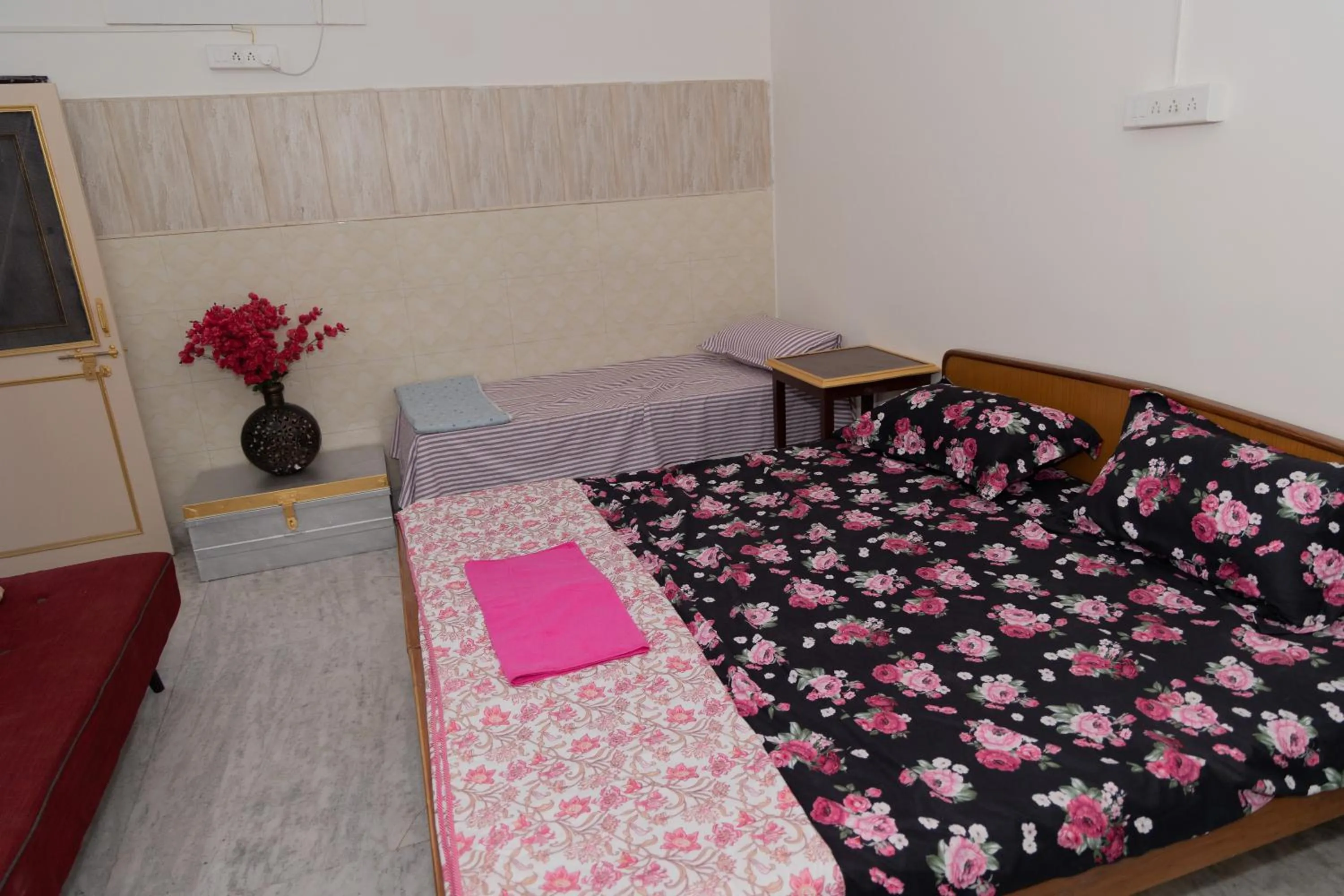 Bed in Homestay Urmil Basant