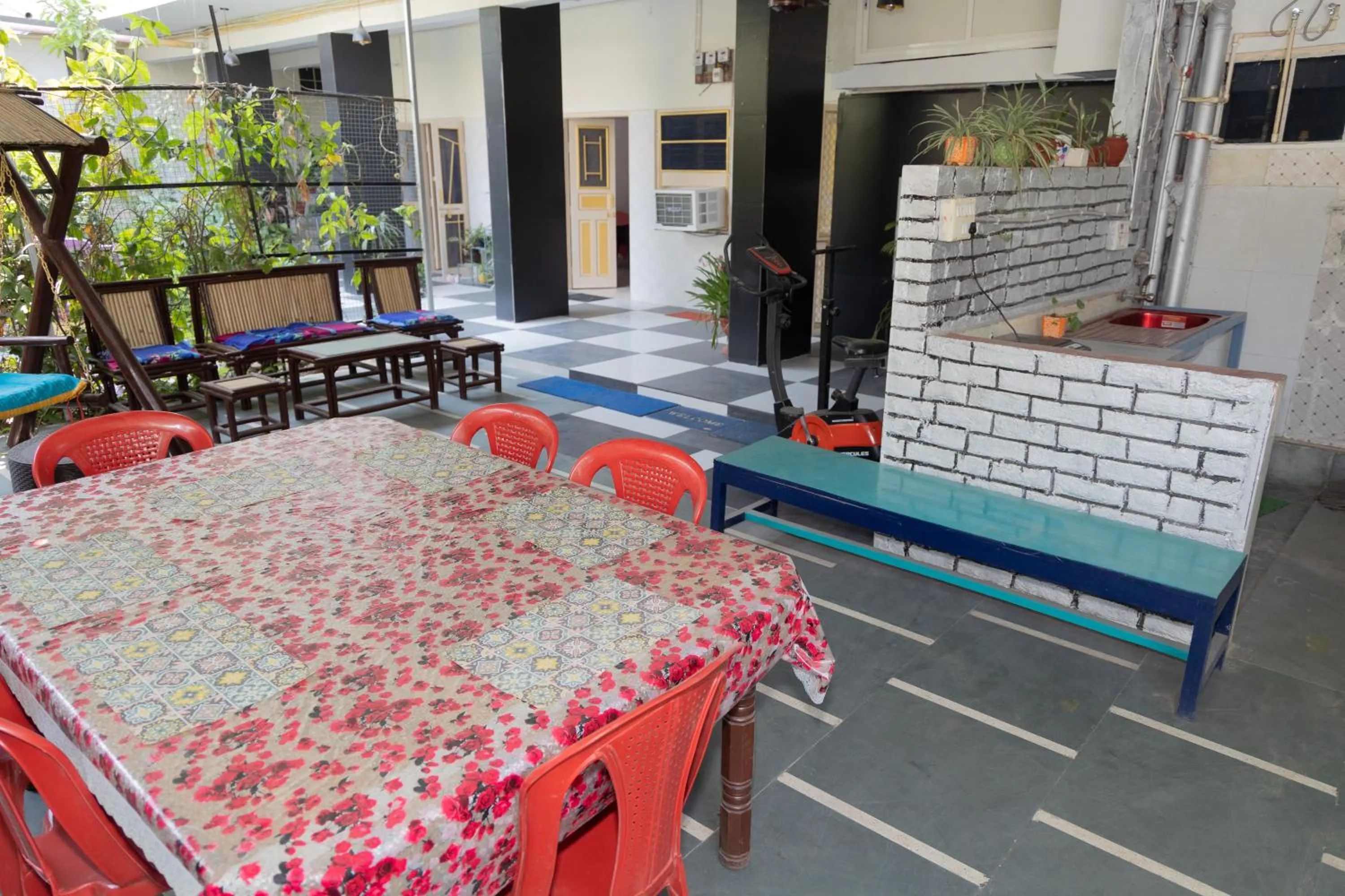 Dining area in Homestay Urmil Basant