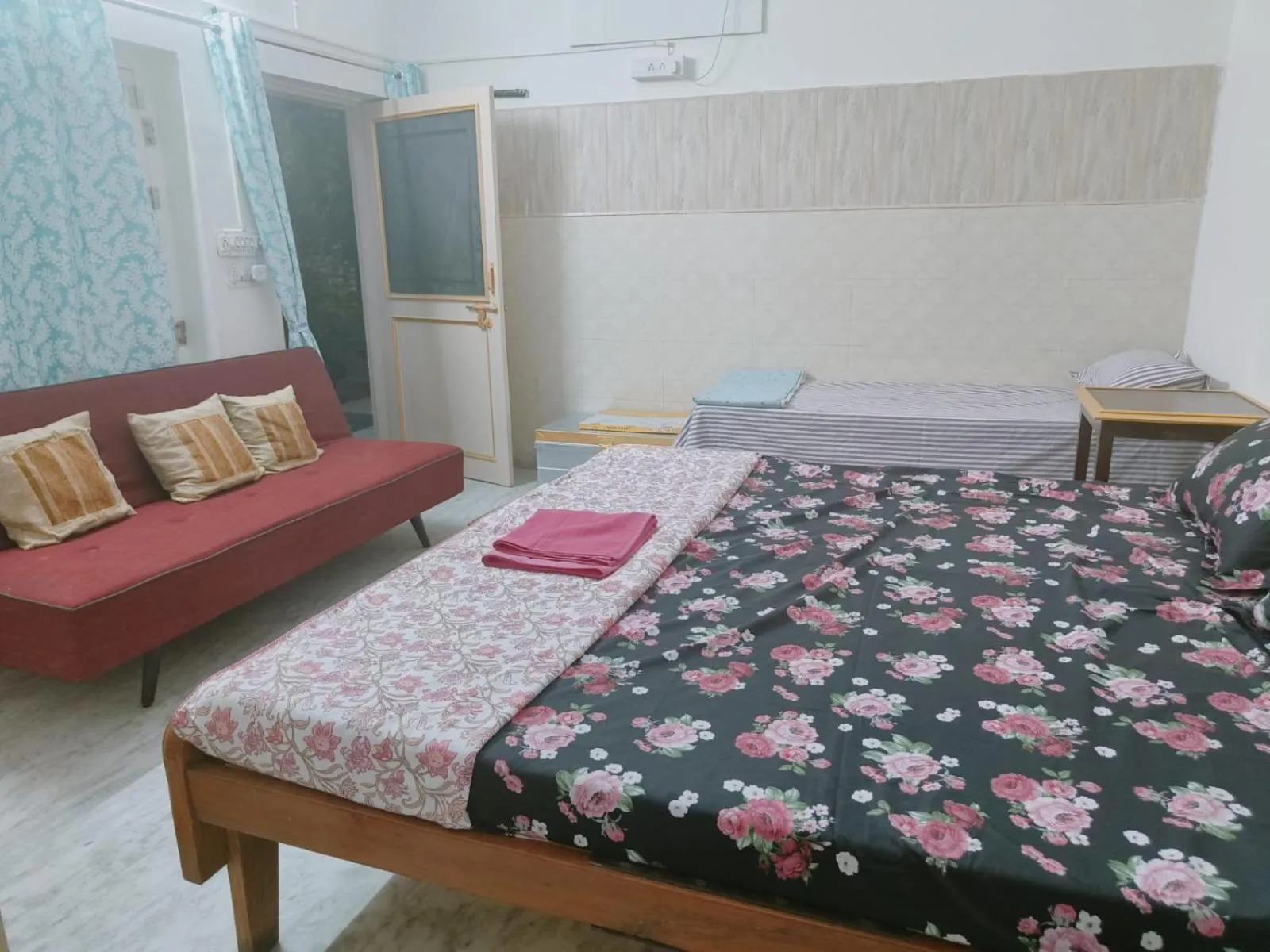 Bed in Homestay Urmil Basant