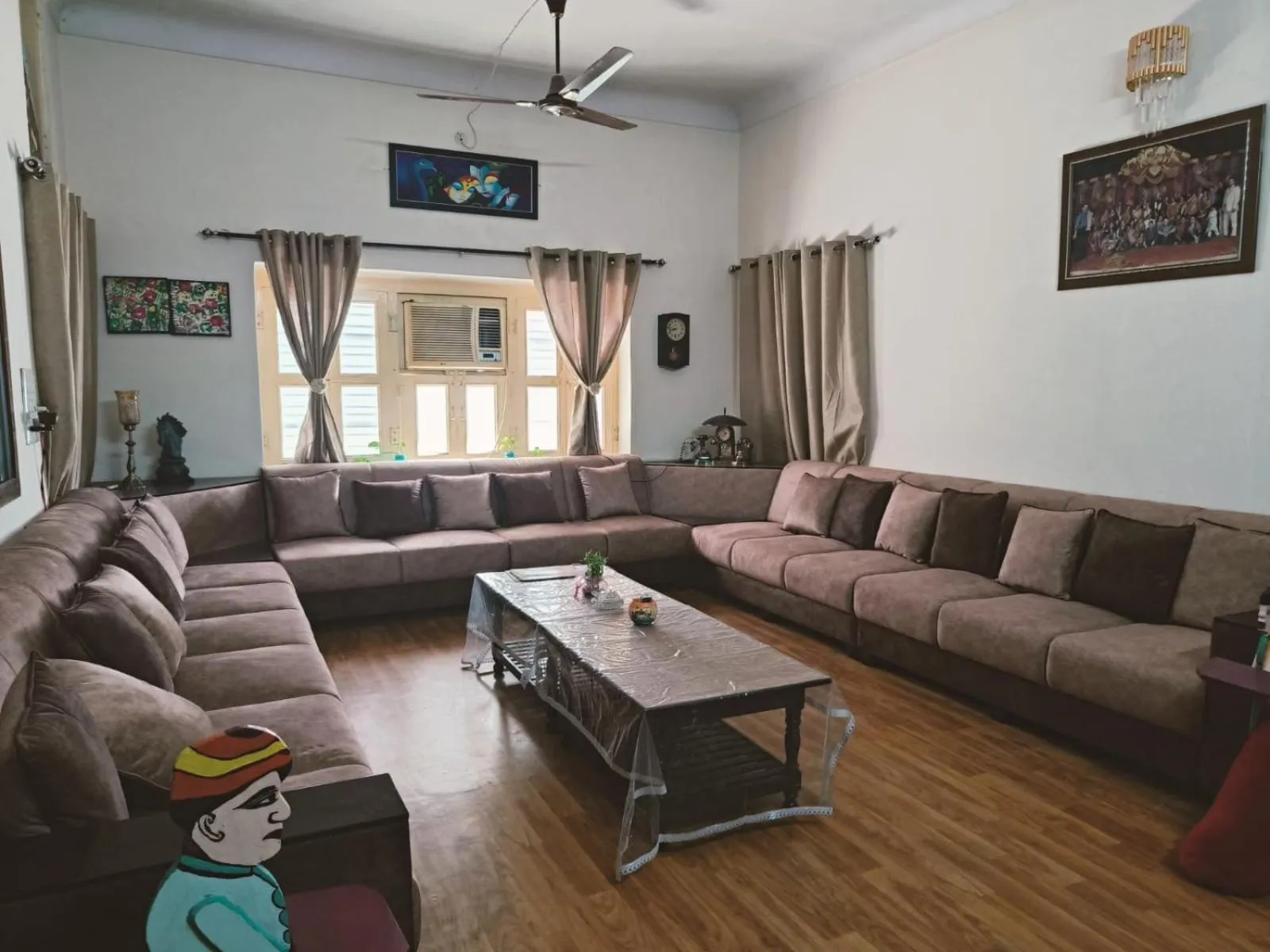 Living room in Homestay Urmil Basant