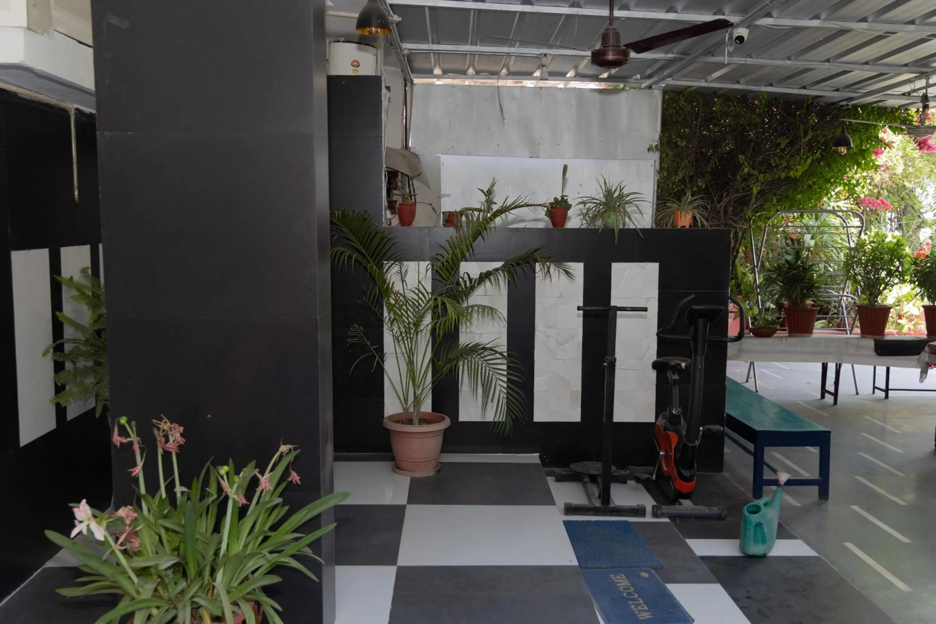 Garden view in Homestay Urmil Basant