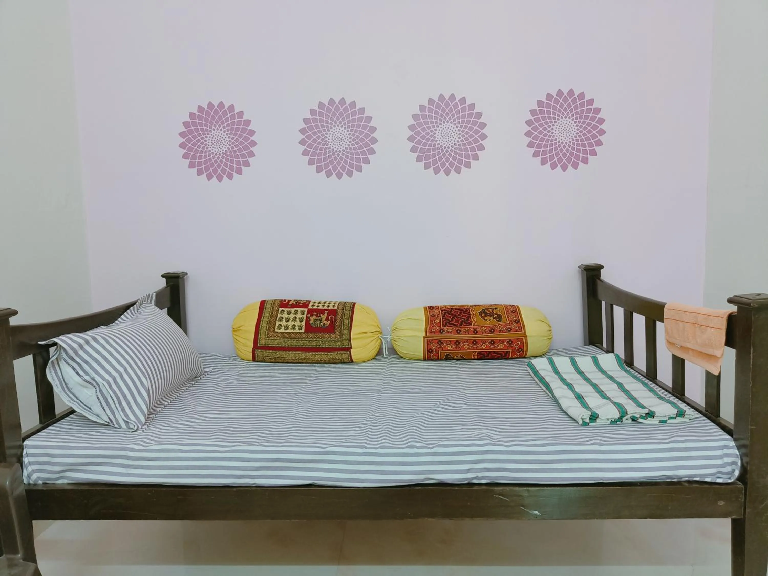 Bed in Homestay Urmil Basant