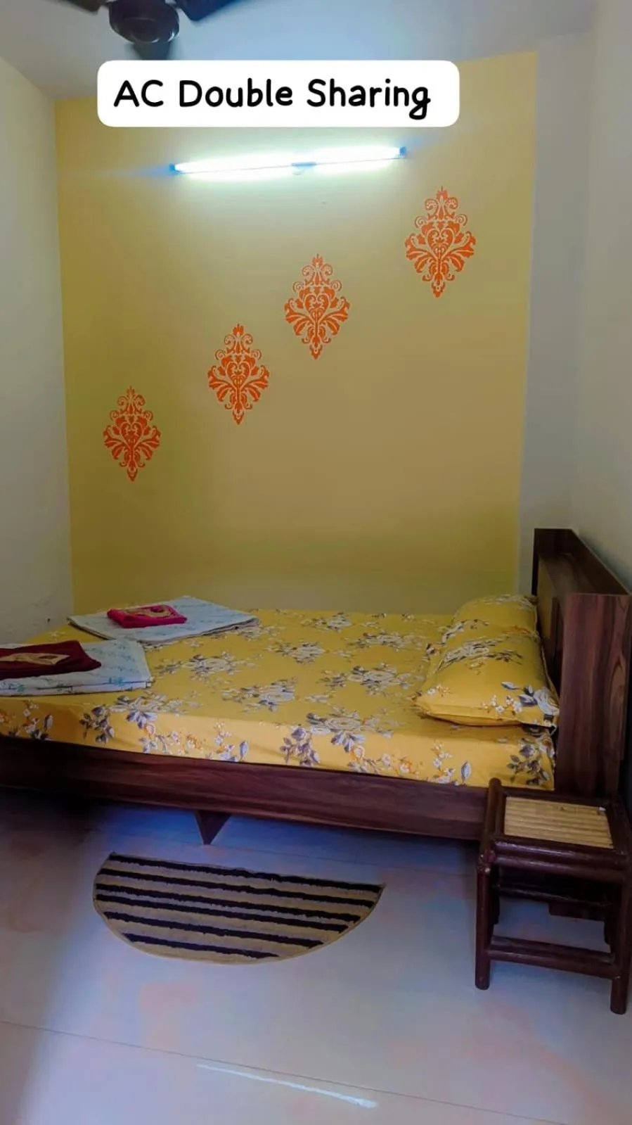 Bed in Homestay Urmil Basant
