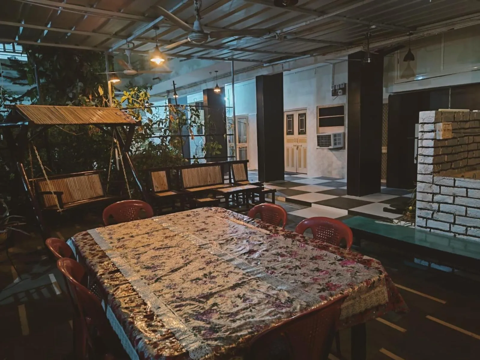 Dining area in Homestay Urmil Basant