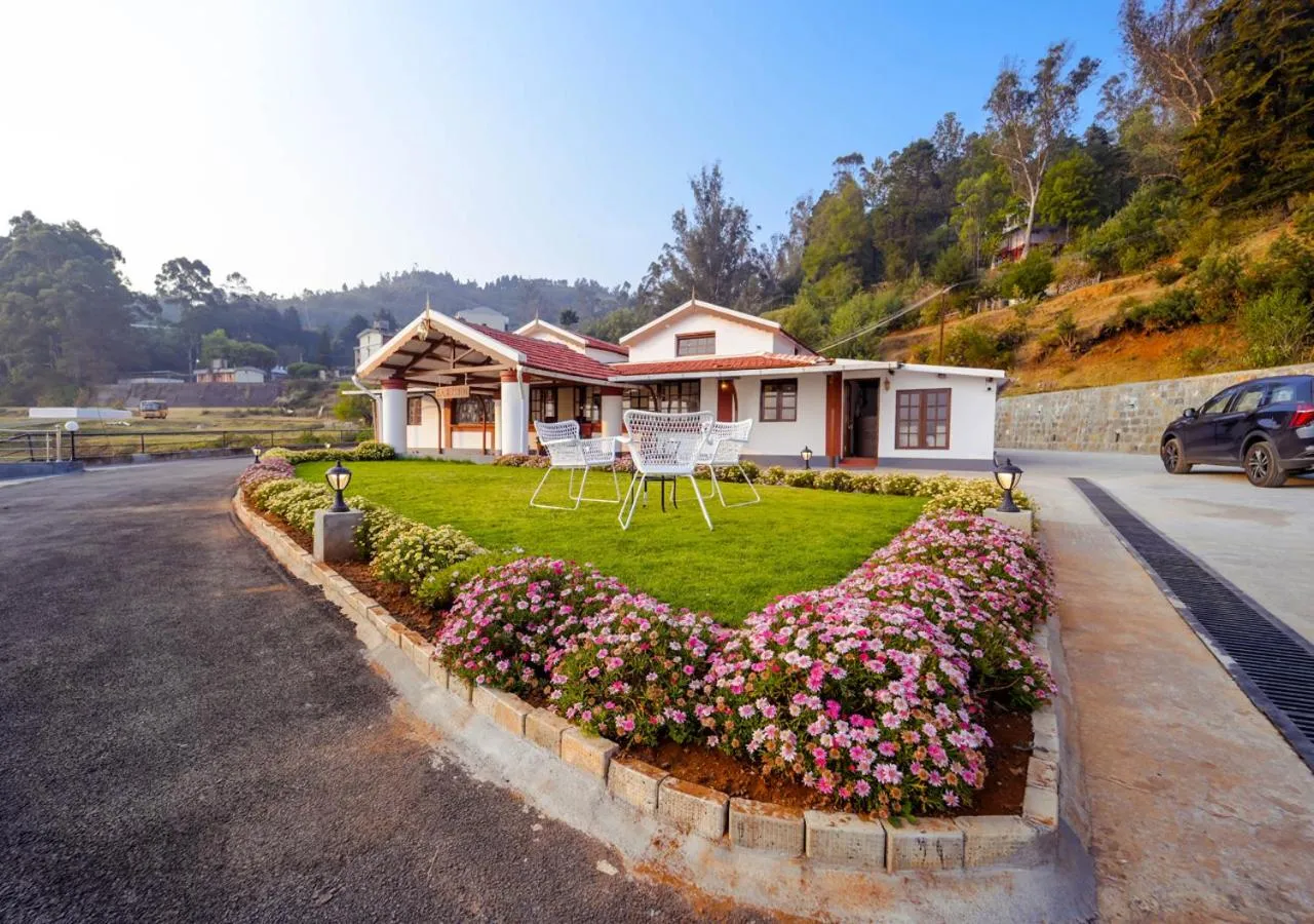 Property building in Lauriston Ooty Town Heritage Bungalow by VOYE HOMES