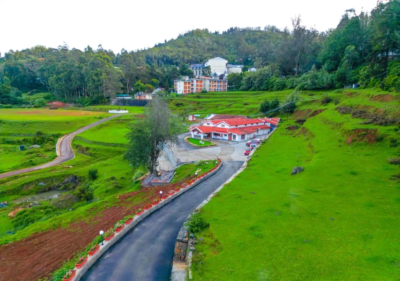Property building in Lauriston Ooty Town Heritage Bungalow by VOYE HOMES