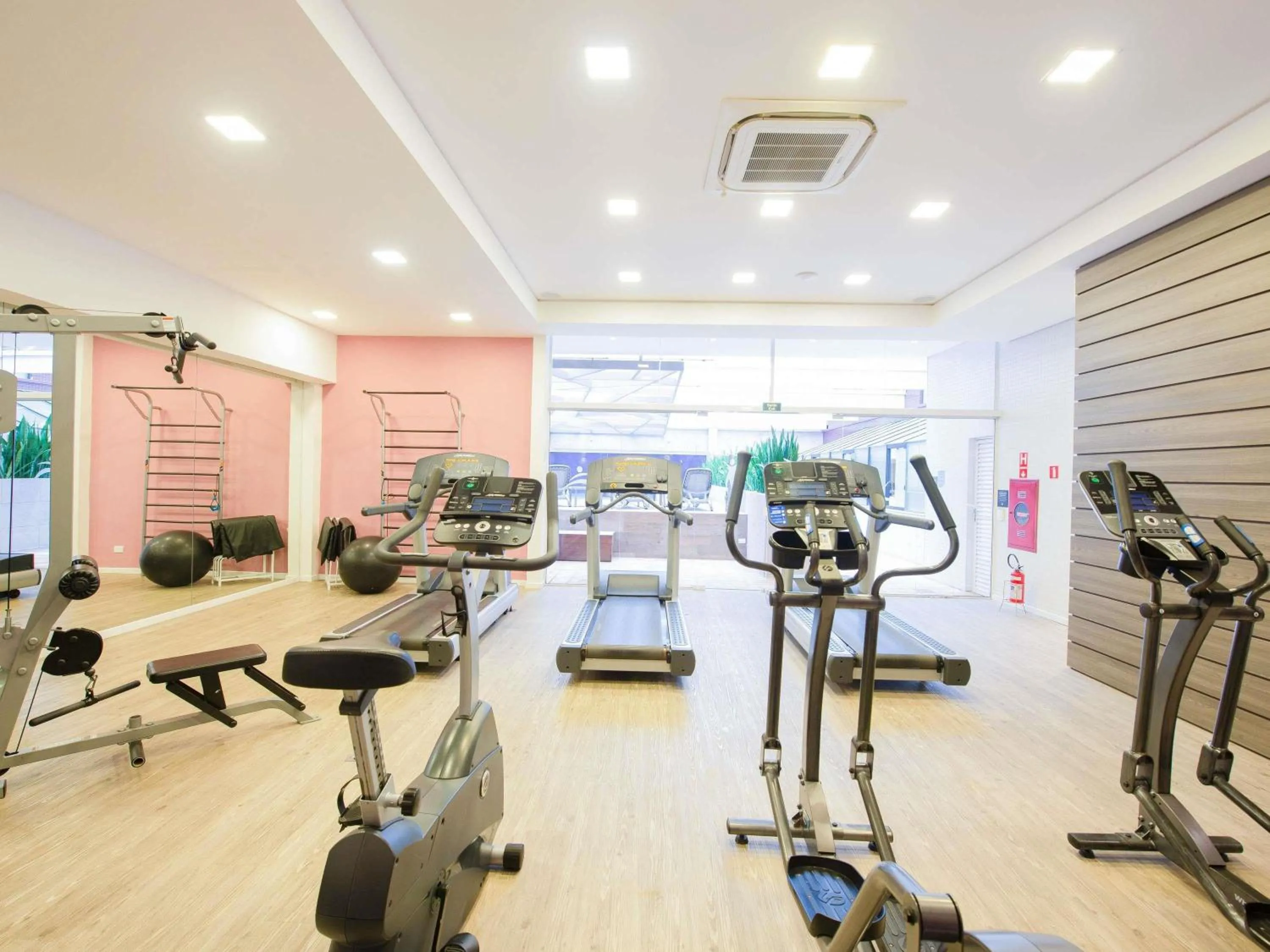 Fitness centre/facilities in Mercure Curitiba Batel