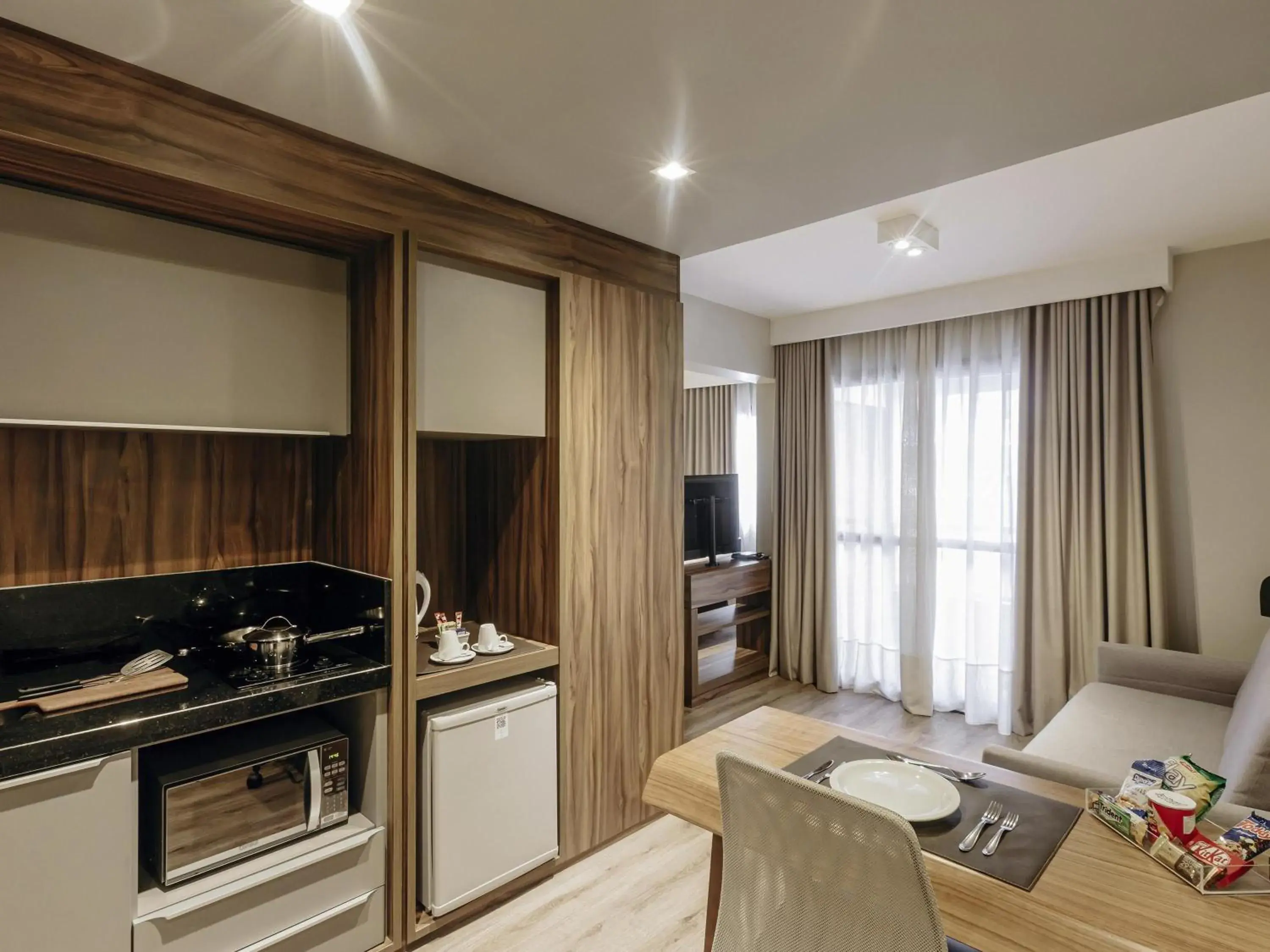 Executive Apartment with King Bed and Kitchen - single occupancy in Mercure Curitiba Batel Executive Apartment with King Bed and Kitchen - single occupancy in Mercure Curitiba Batel