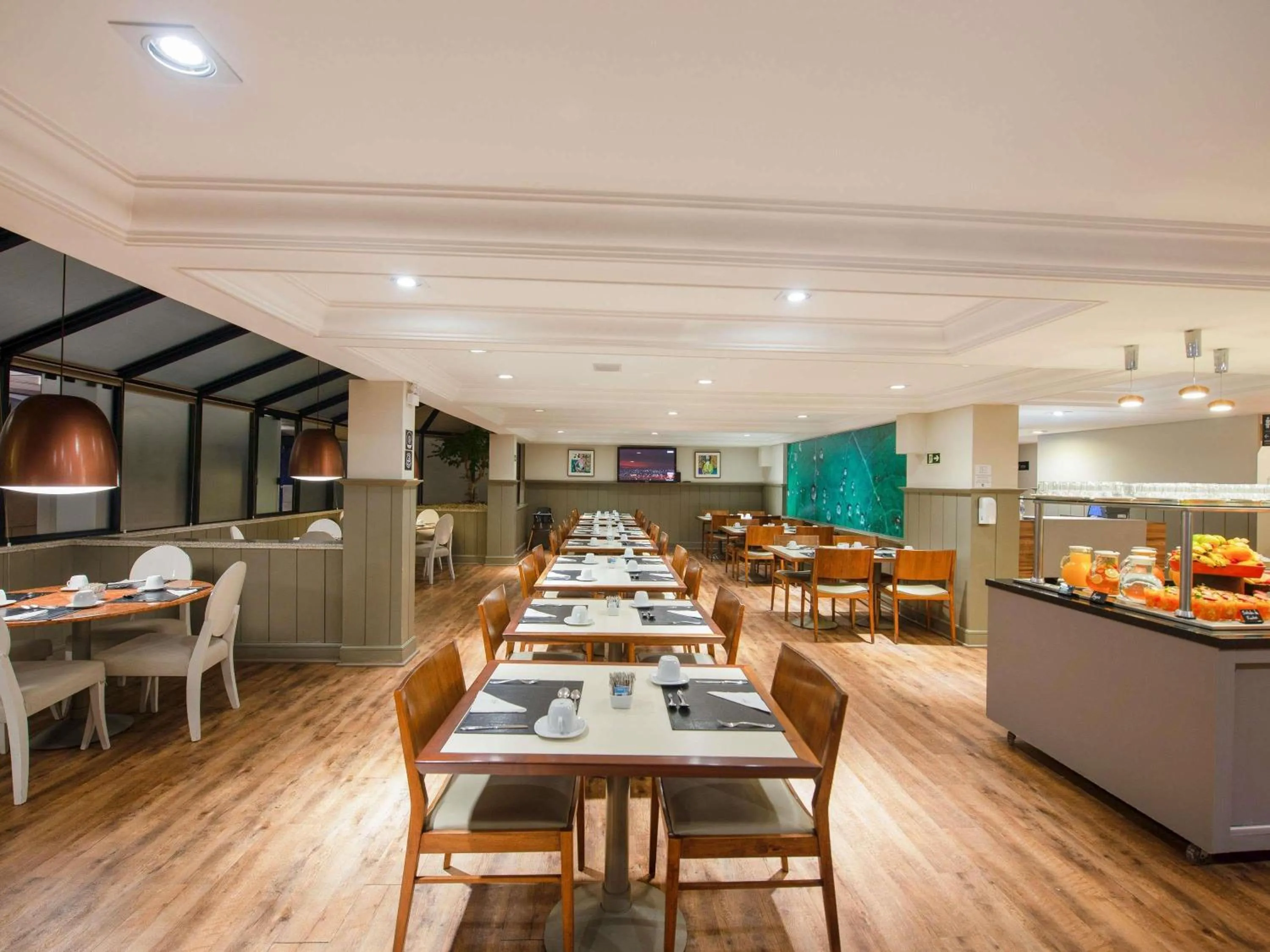 Restaurant/places to eat in Mercure Curitiba Batel