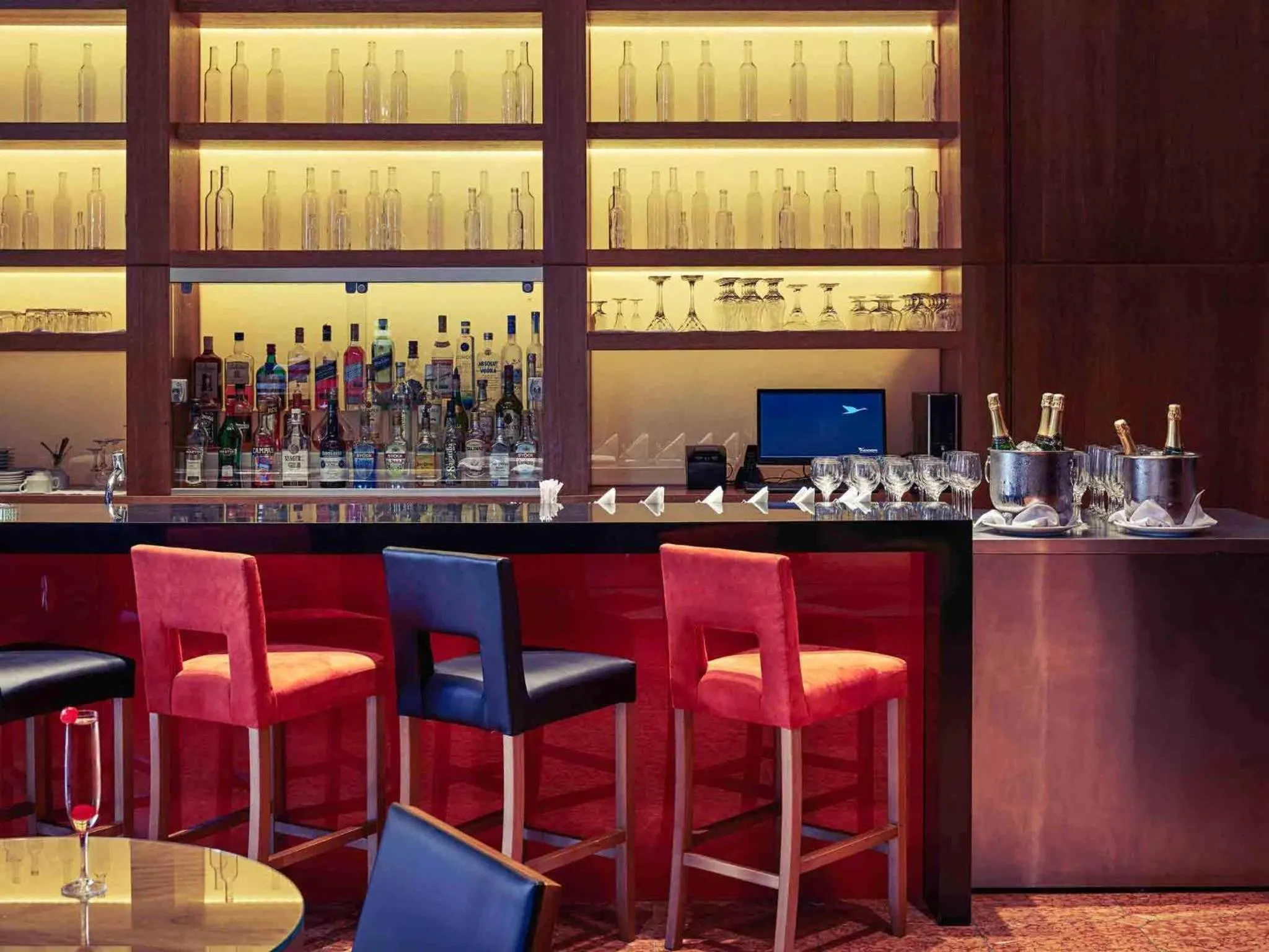 Lounge or bar in Mercure Curitiba Batel