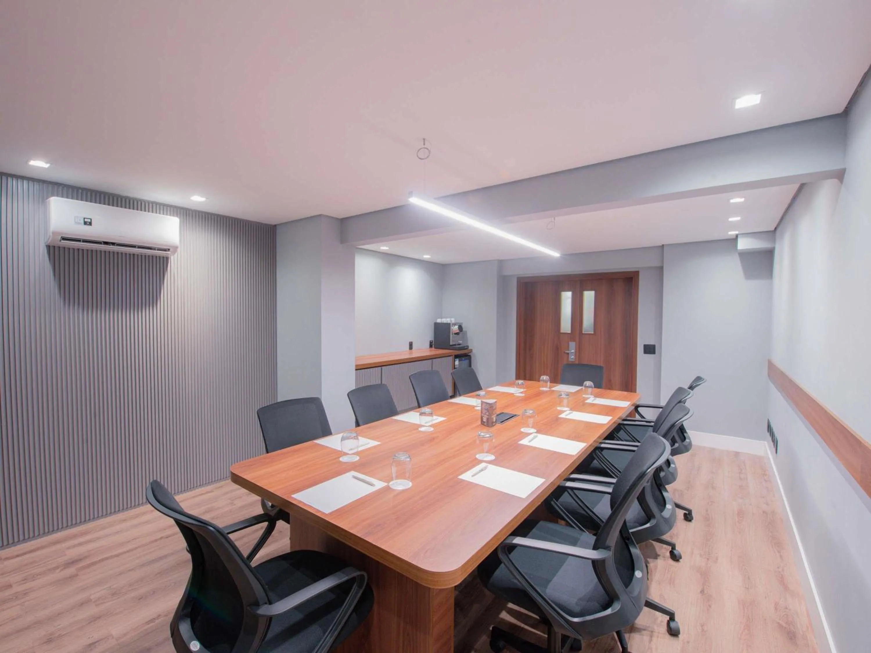 Meeting/conference room in Mercure Curitiba Batel