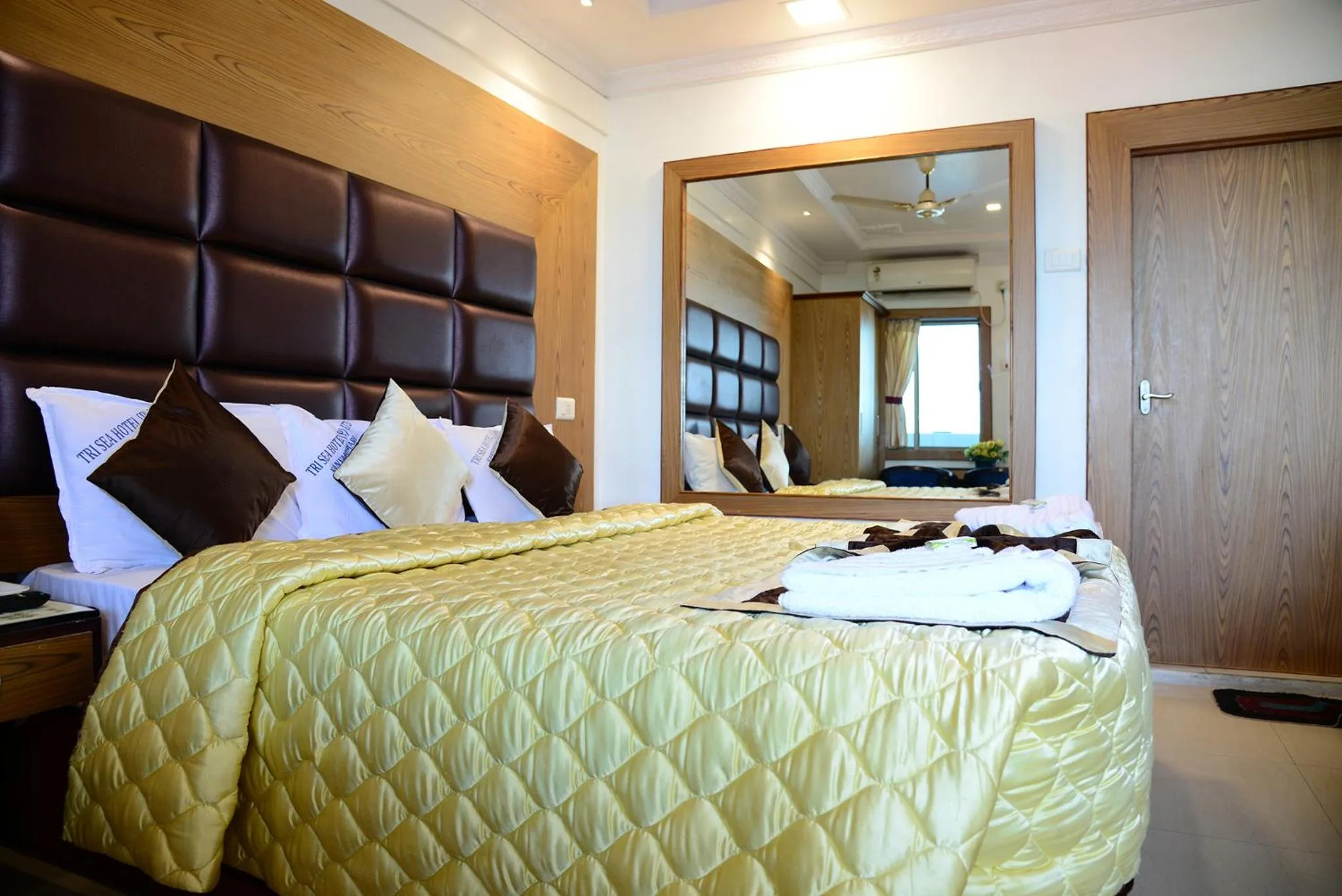 Sea view, Bed in Hotel Tri Sea