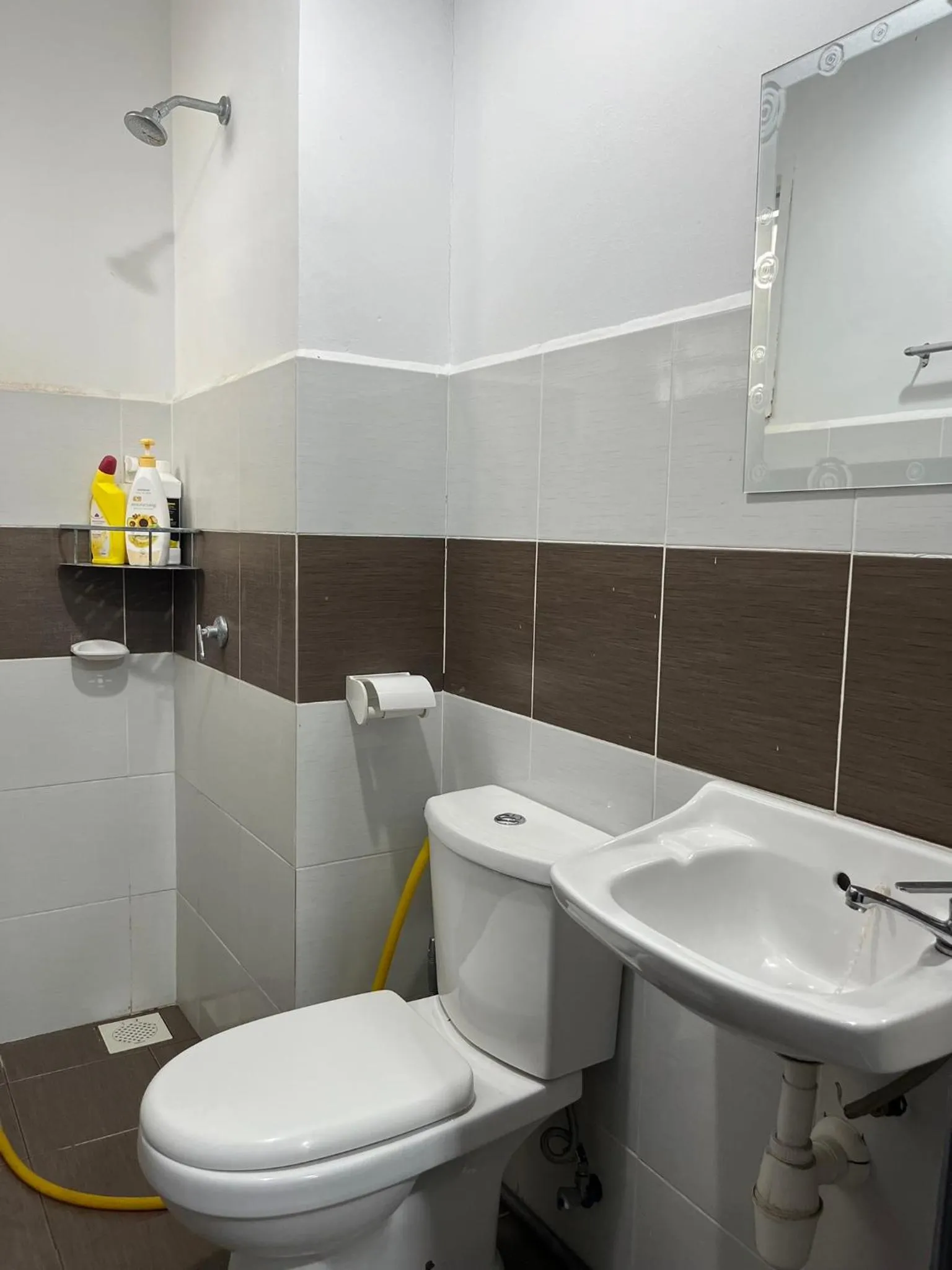 Toilet in The Comfy Stay