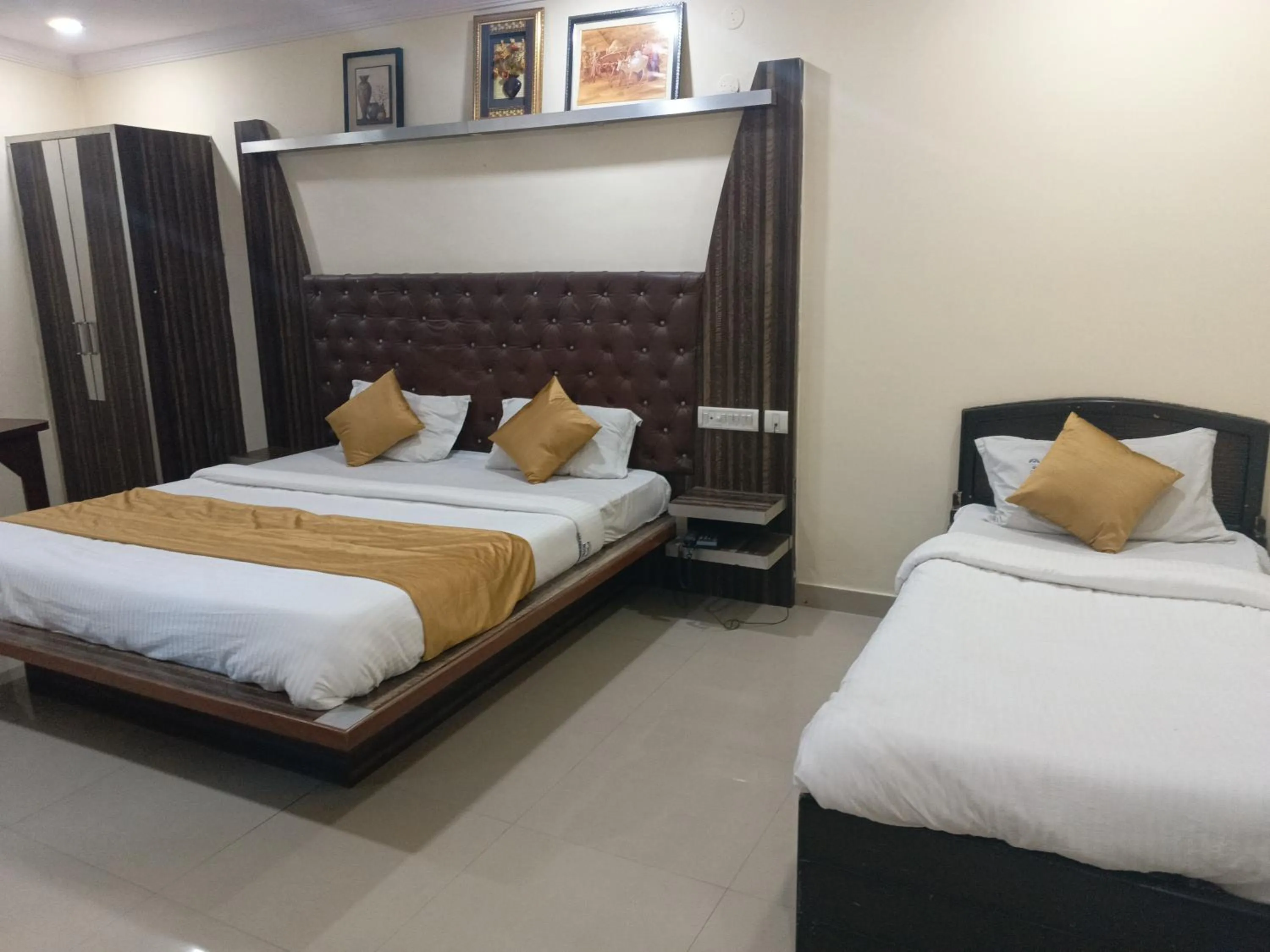 Bed in Hotel golden meridian