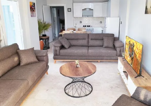 Communal lounge/ TV room in White Bay Resort