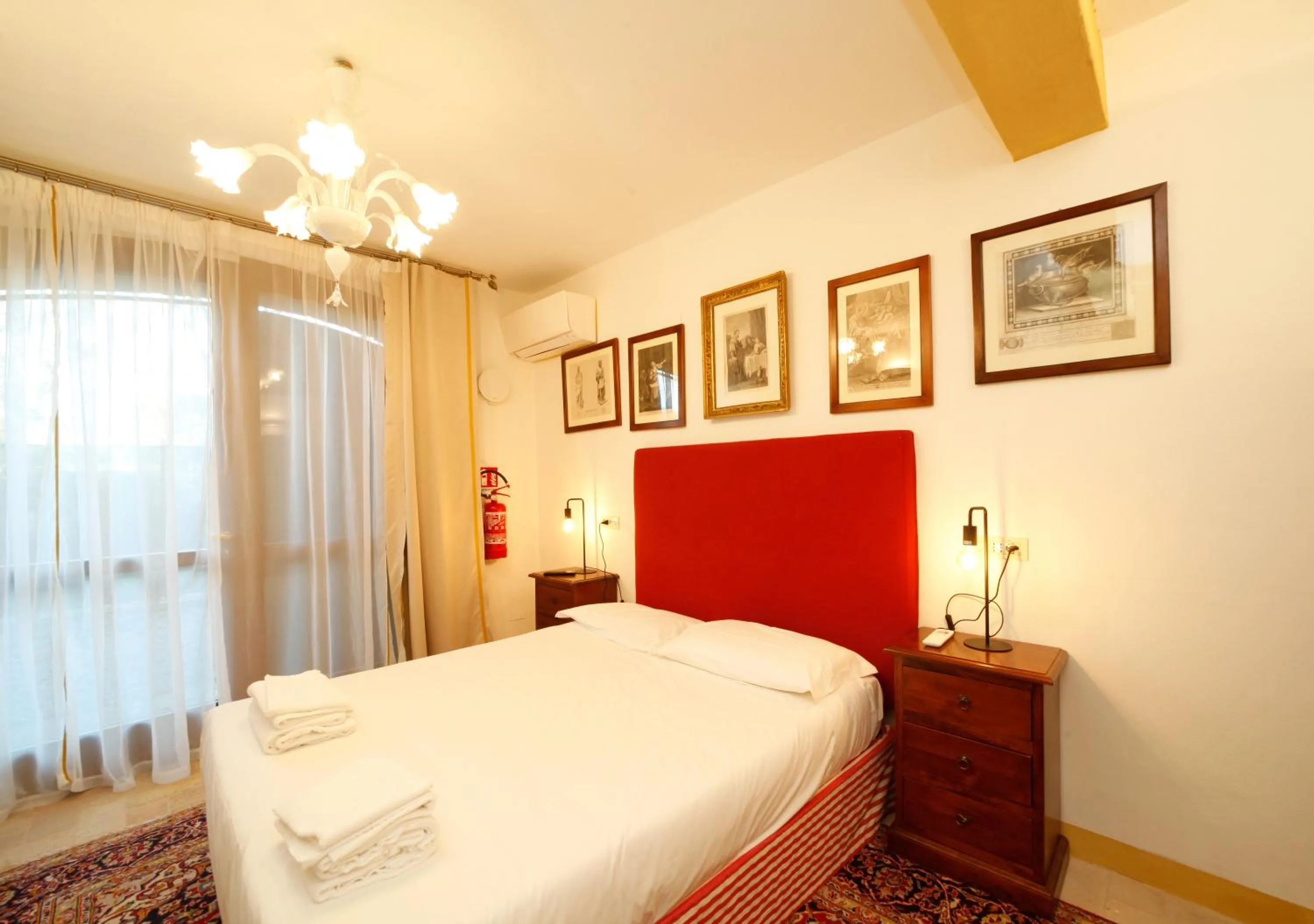 Bed in BolognaRoomscom - Ca' Palazzo