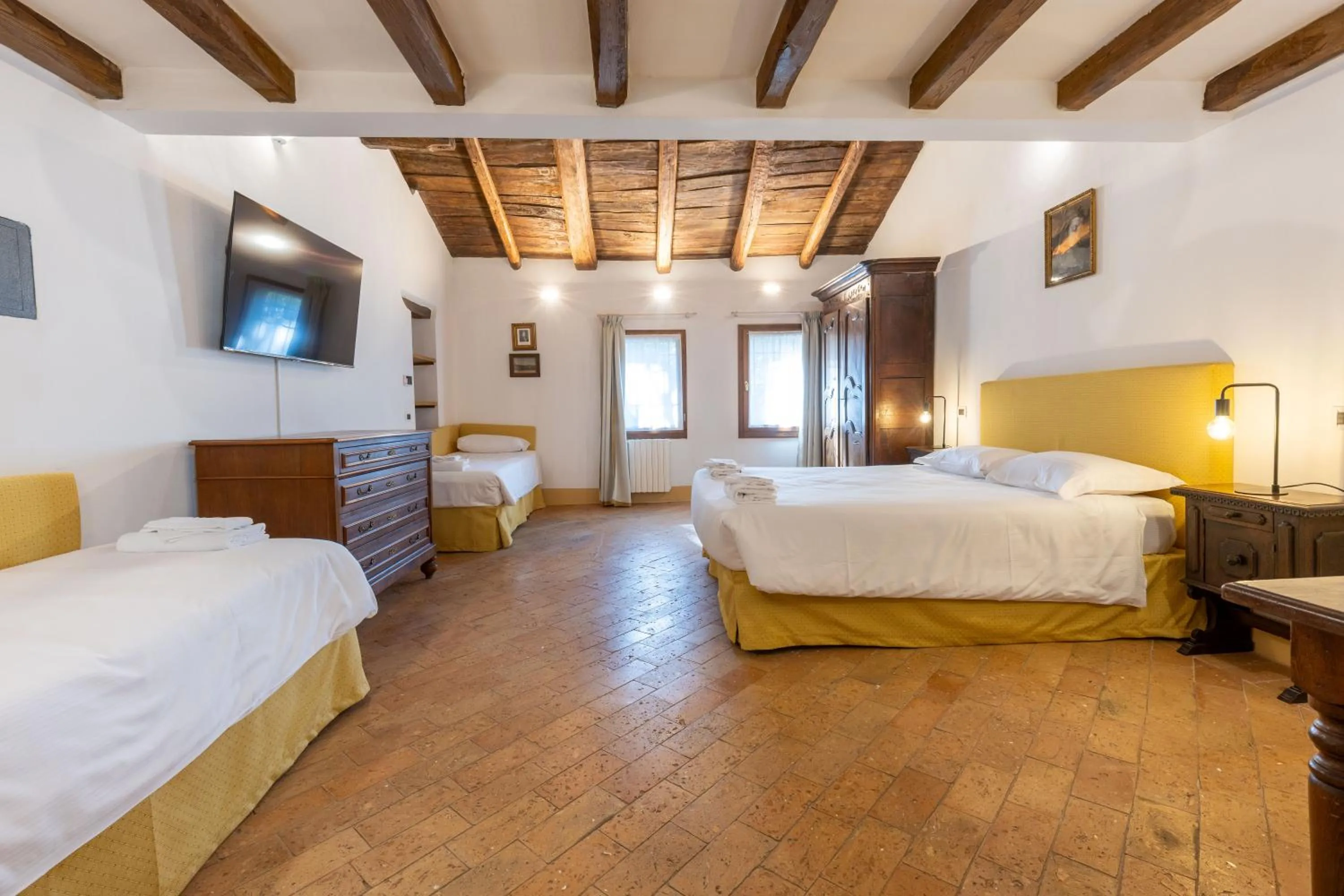 Bed in BolognaRoomscom - Ca' Palazzo