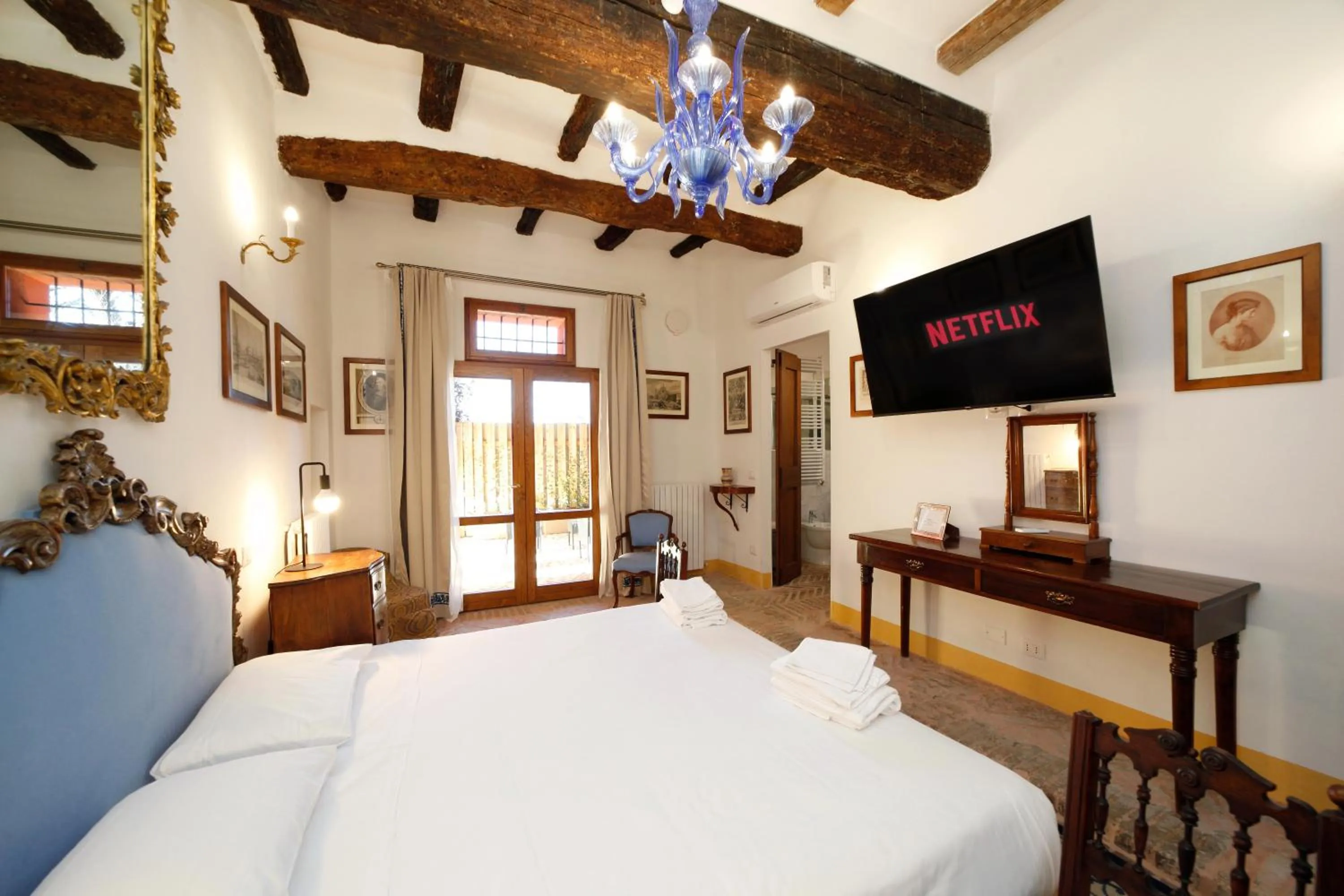 Bed in BolognaRoomscom - Ca' Palazzo