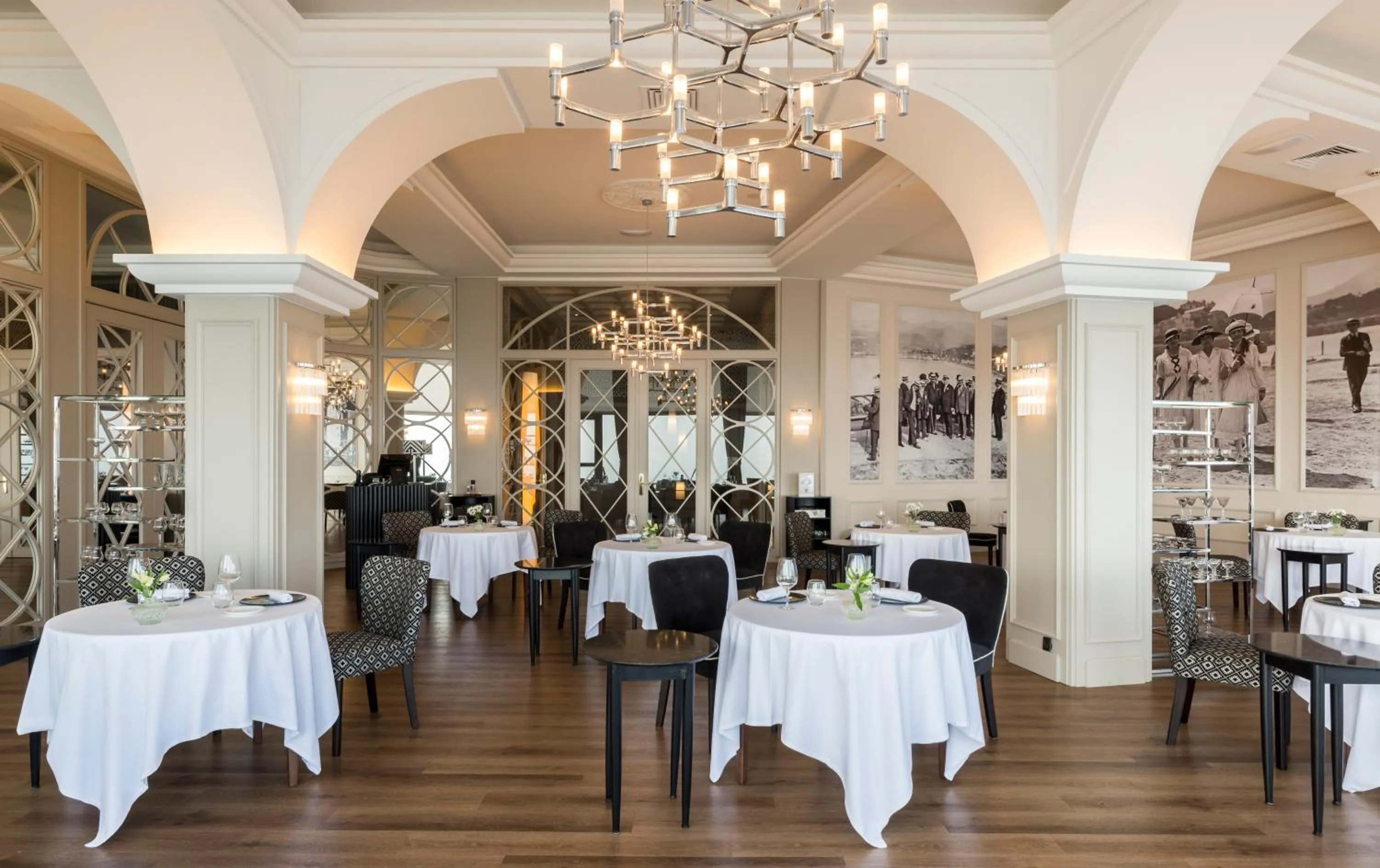 Restaurant/places to eat in Mercure Monte Igueldo