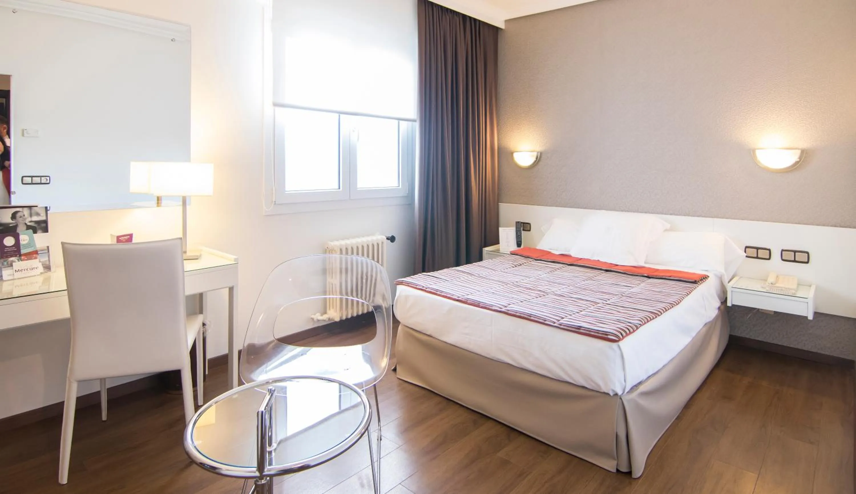 Bedroom, Bed in Mercure Monte Igueldo