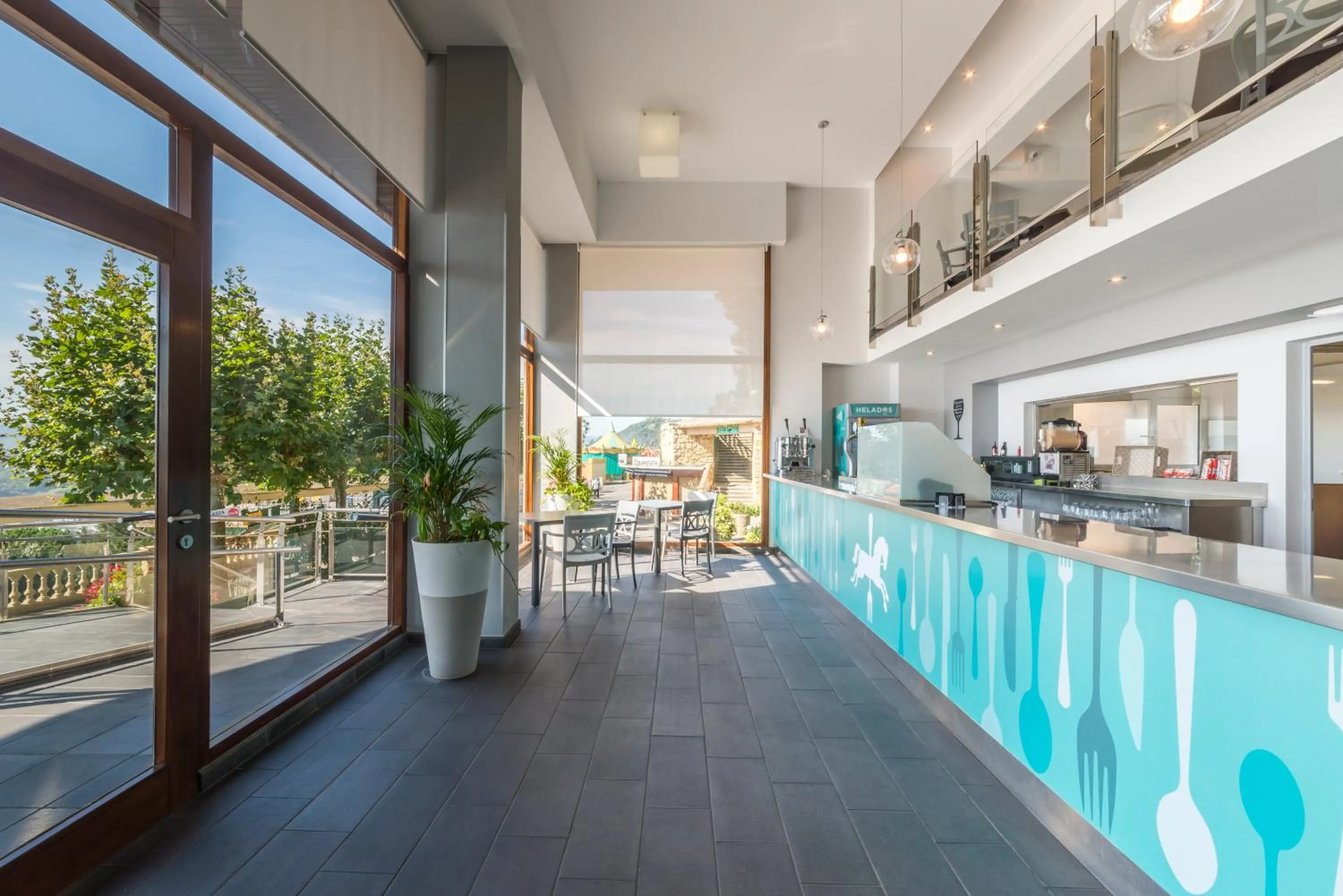 Restaurant/places to eat in Mercure Monte Igueldo