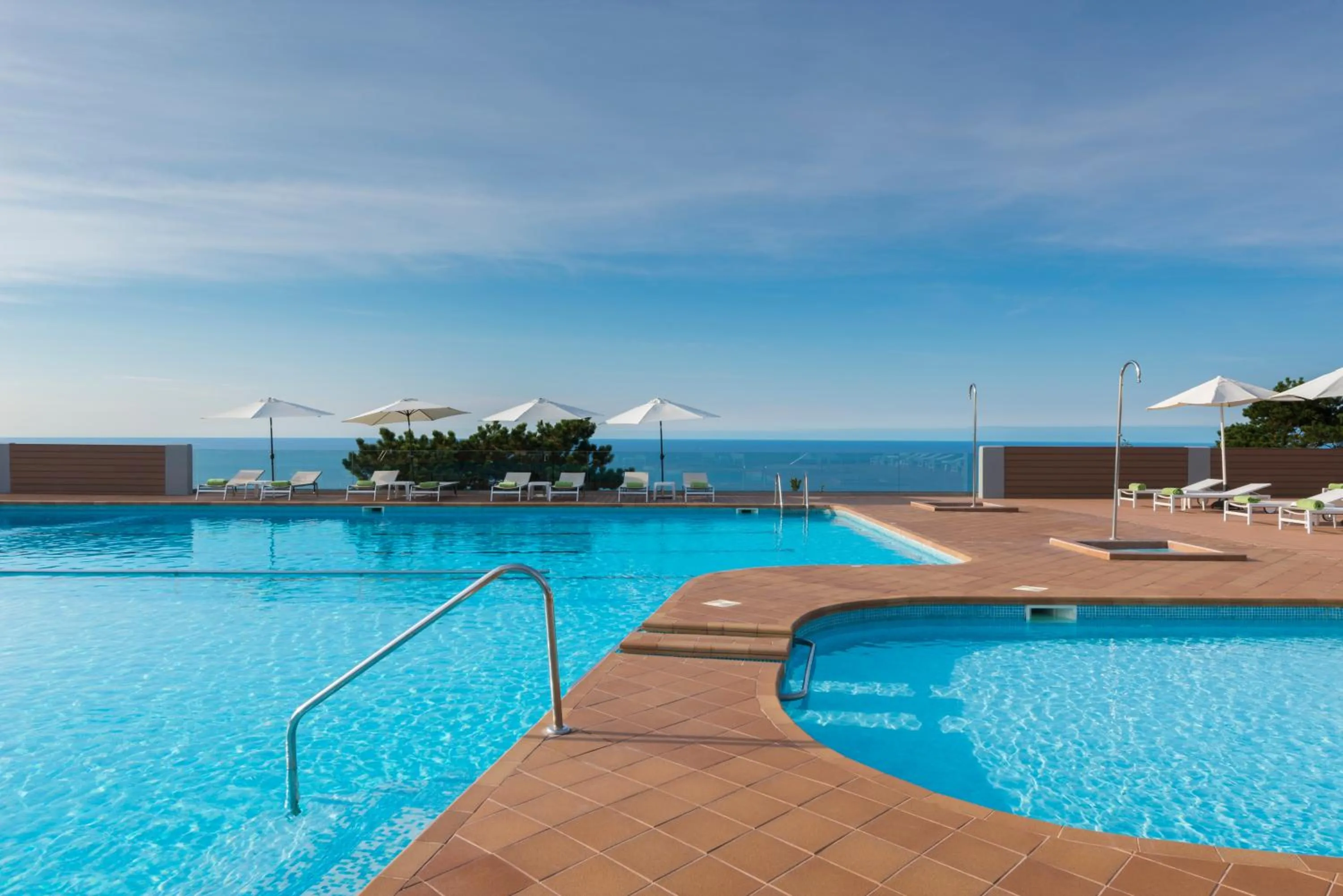 Swimming pool in Mercure Monte Igueldo