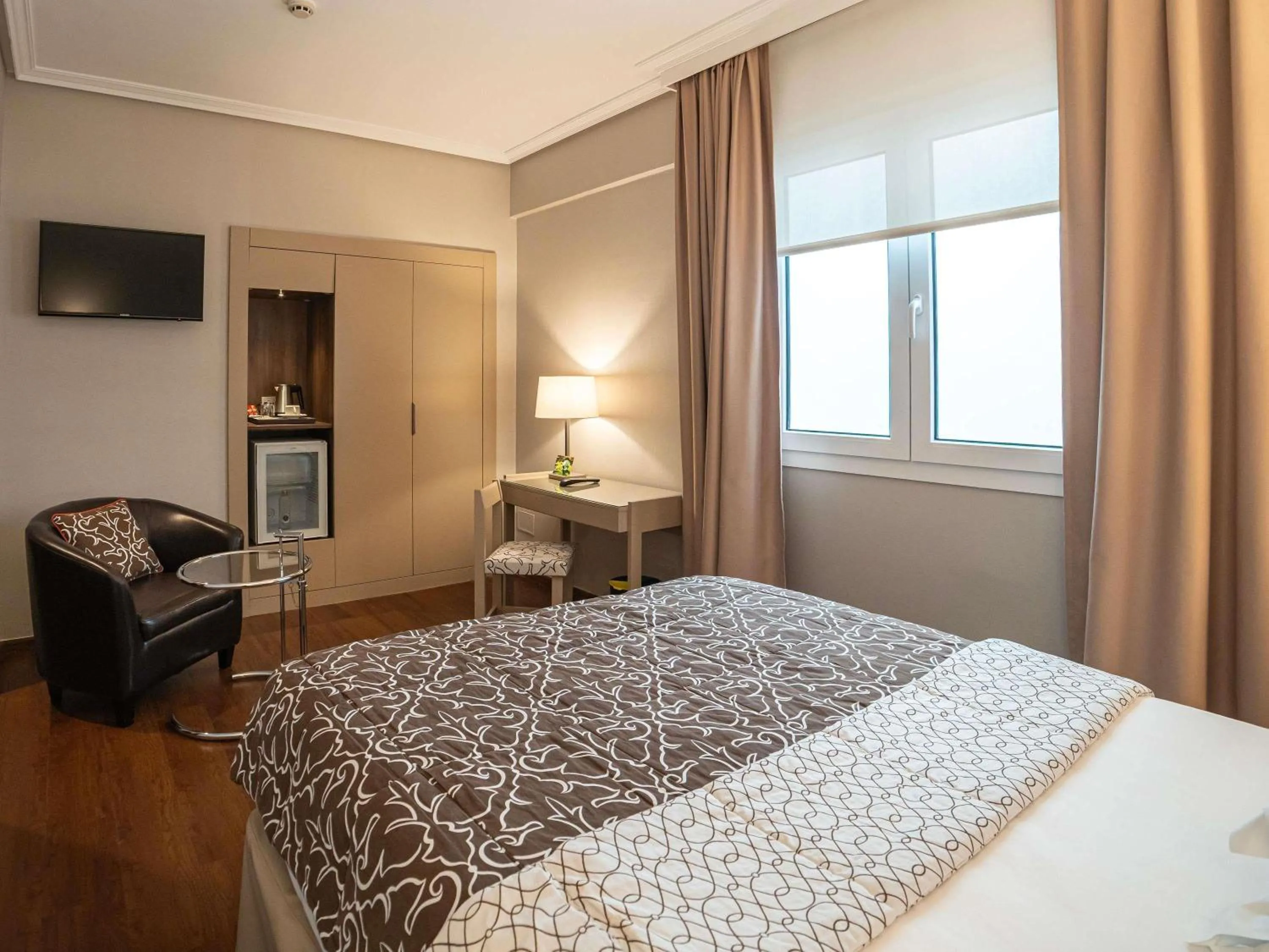 Bedroom, Bed in Mercure Monte Igueldo