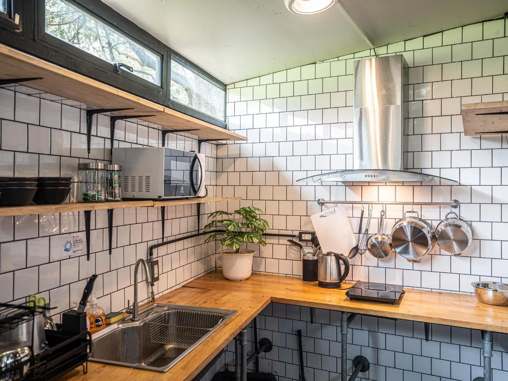 Kitchen or kitchenette in Pyur Otel by Ombra House