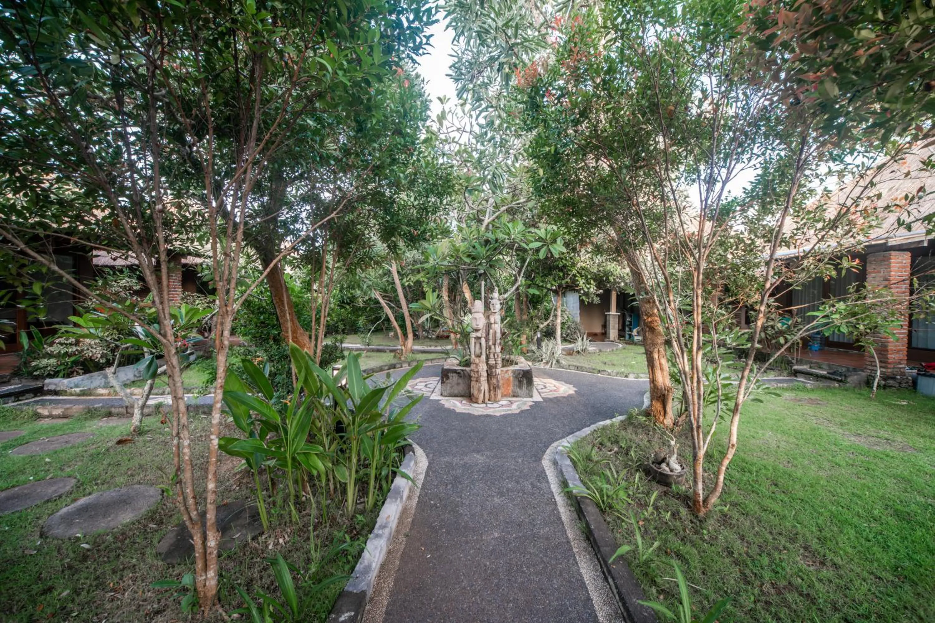 Garden in Olo Surf Nature