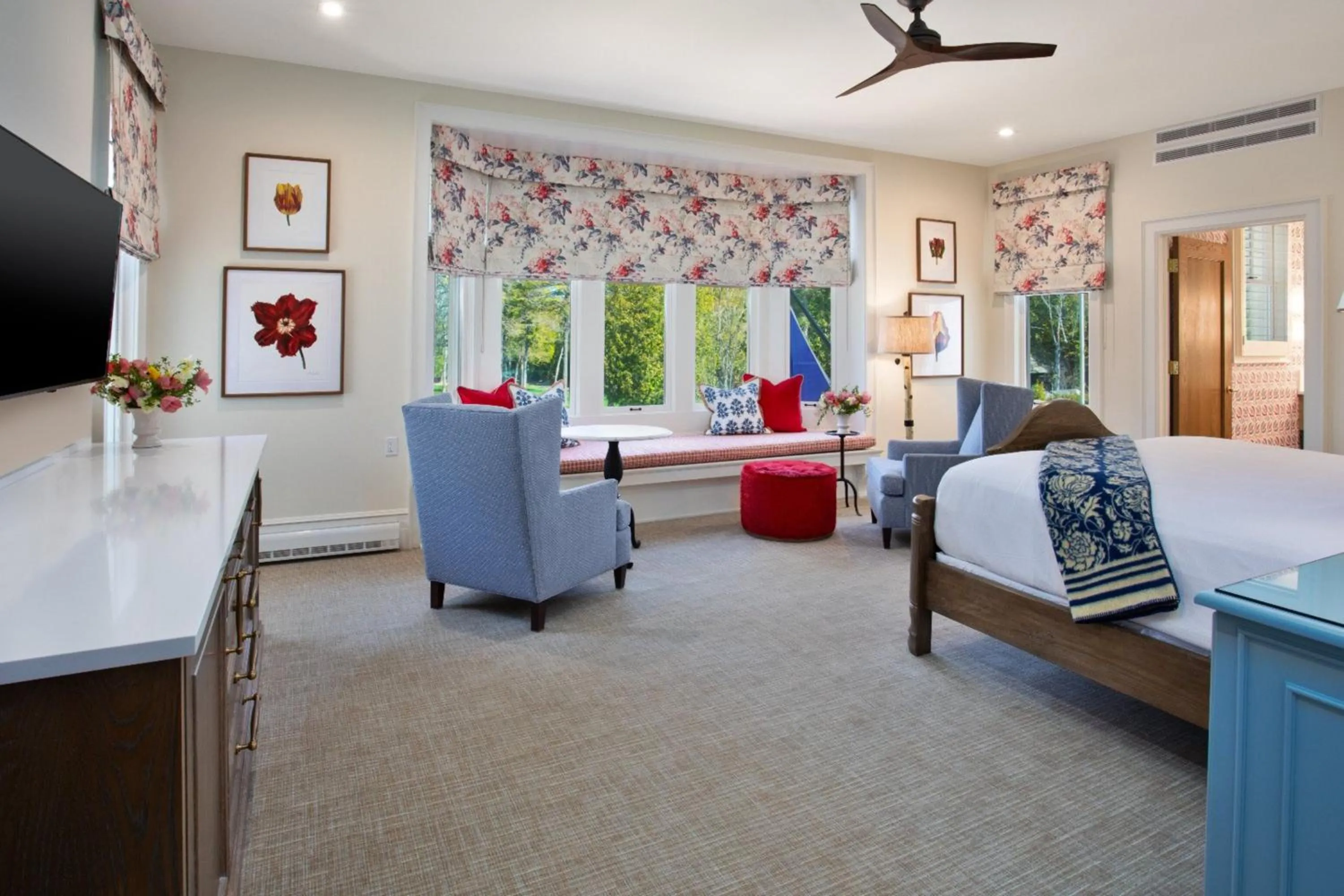 Bed in The Inn at Stonecliffe