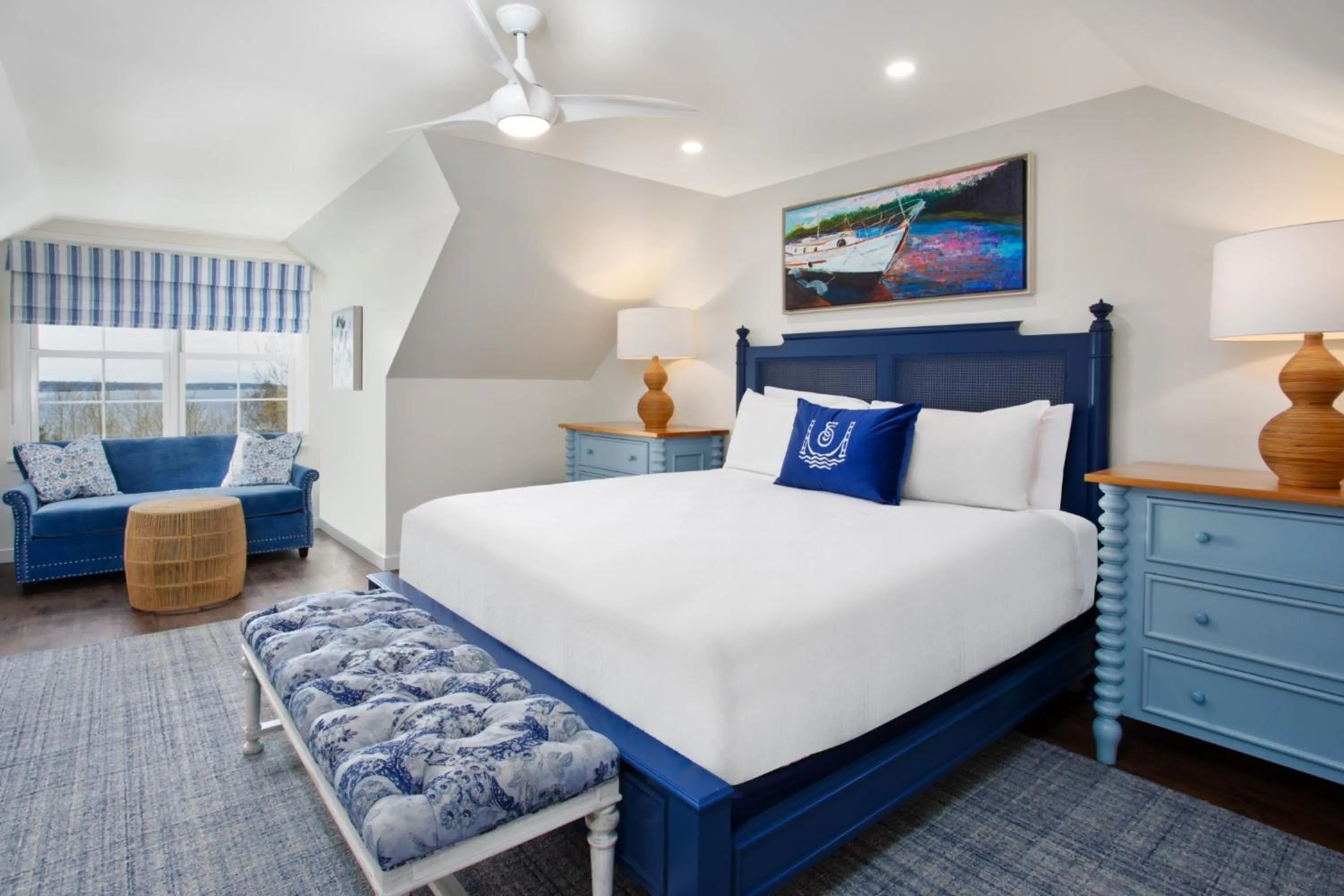 Bed in The Inn at Stonecliffe