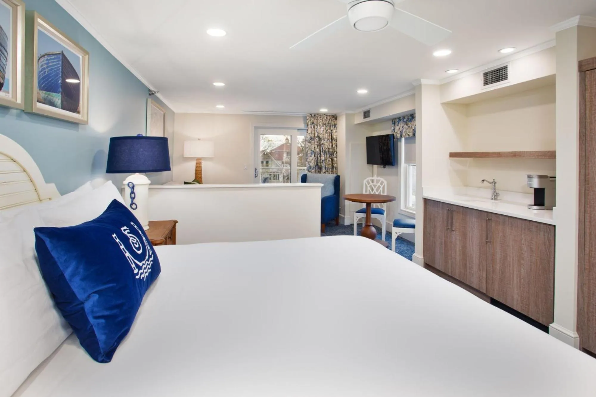 TV and multimedia, Bed in The Inn at Stonecliffe