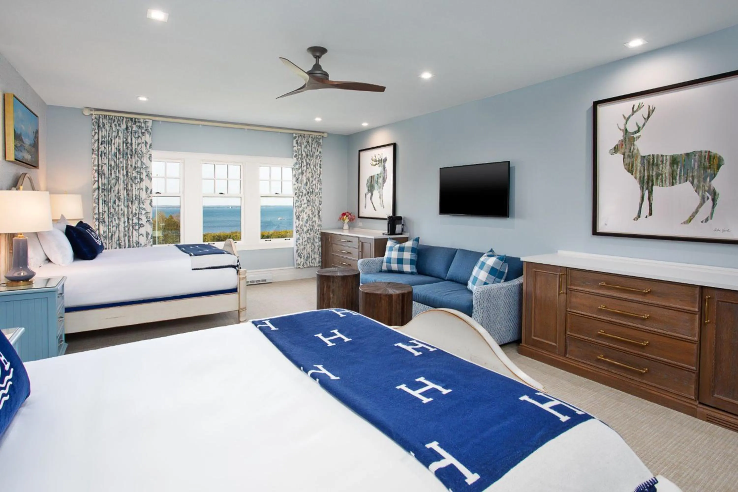 Bed in The Inn at Stonecliffe