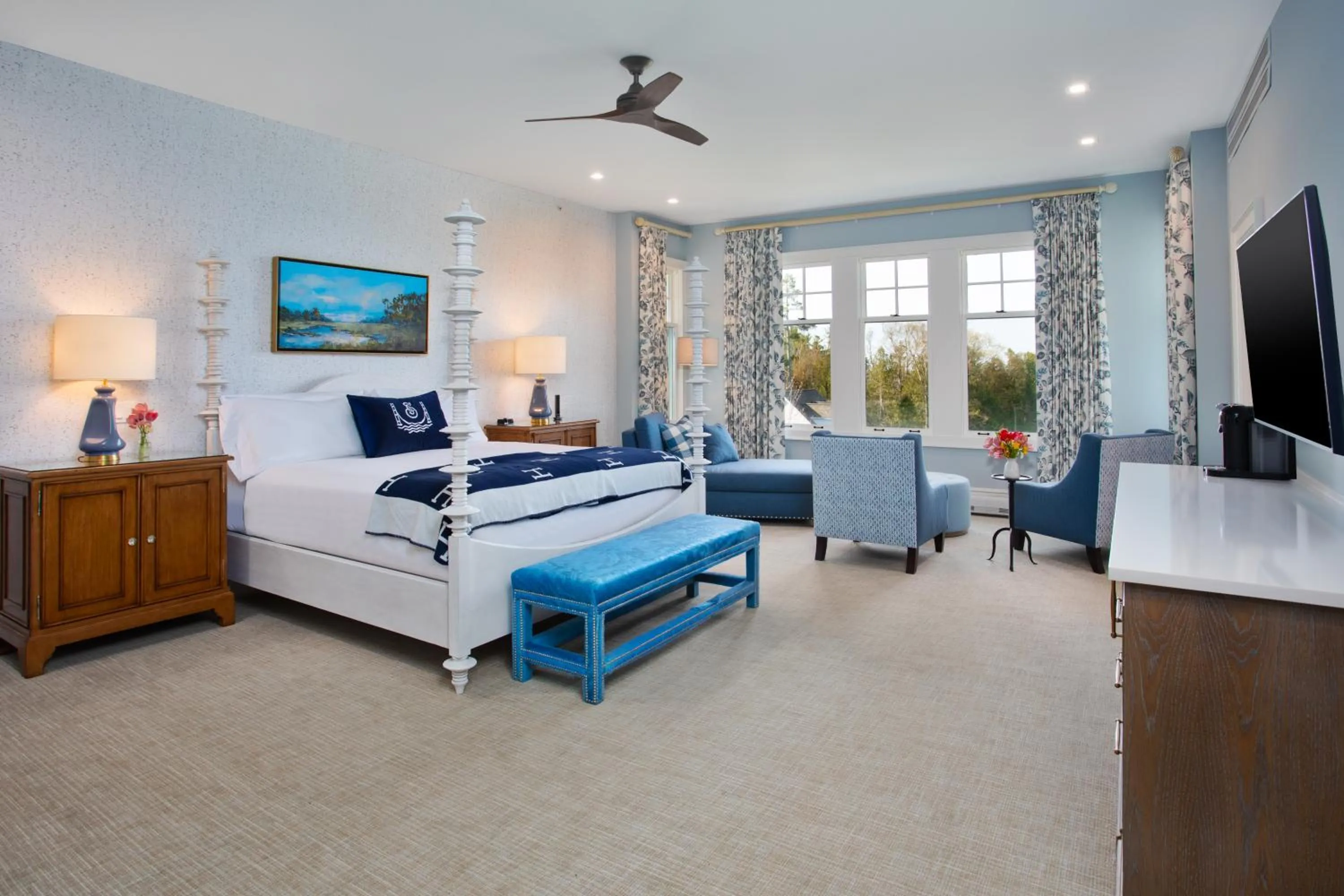 Bed in The Inn at Stonecliffe