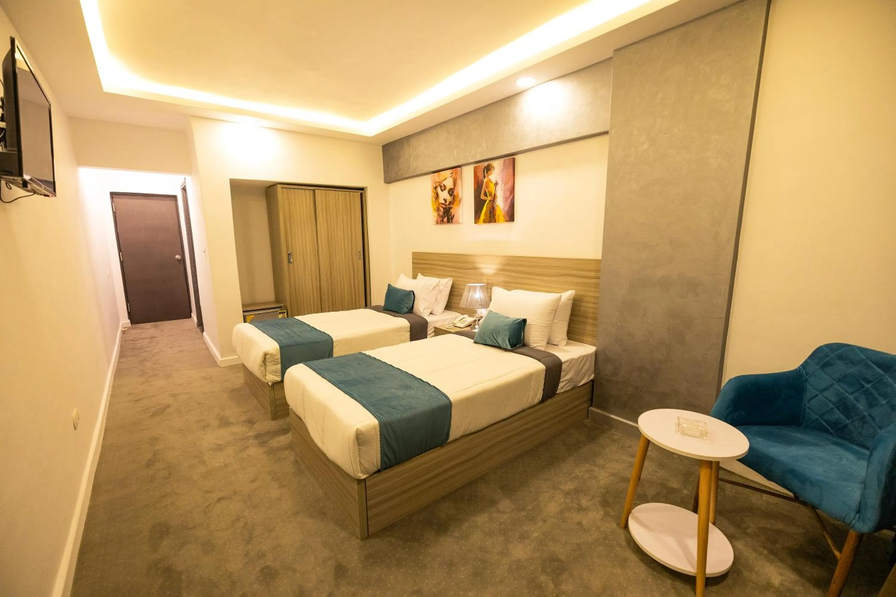 Photo of the whole room, Bed in Mar Charbel Hotel Cairo