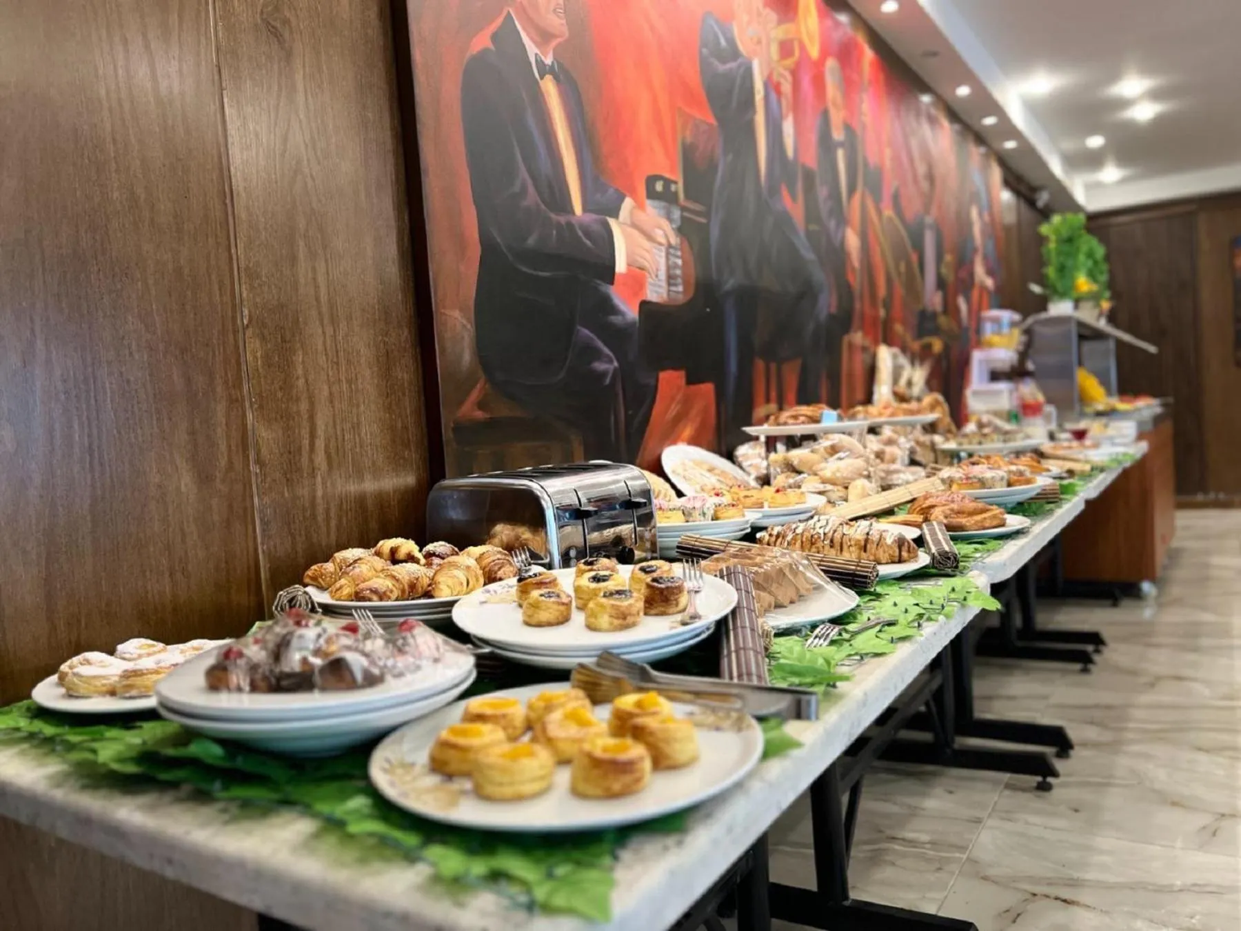 Restaurant/places to eat in Mar Charbel Hotel Cairo