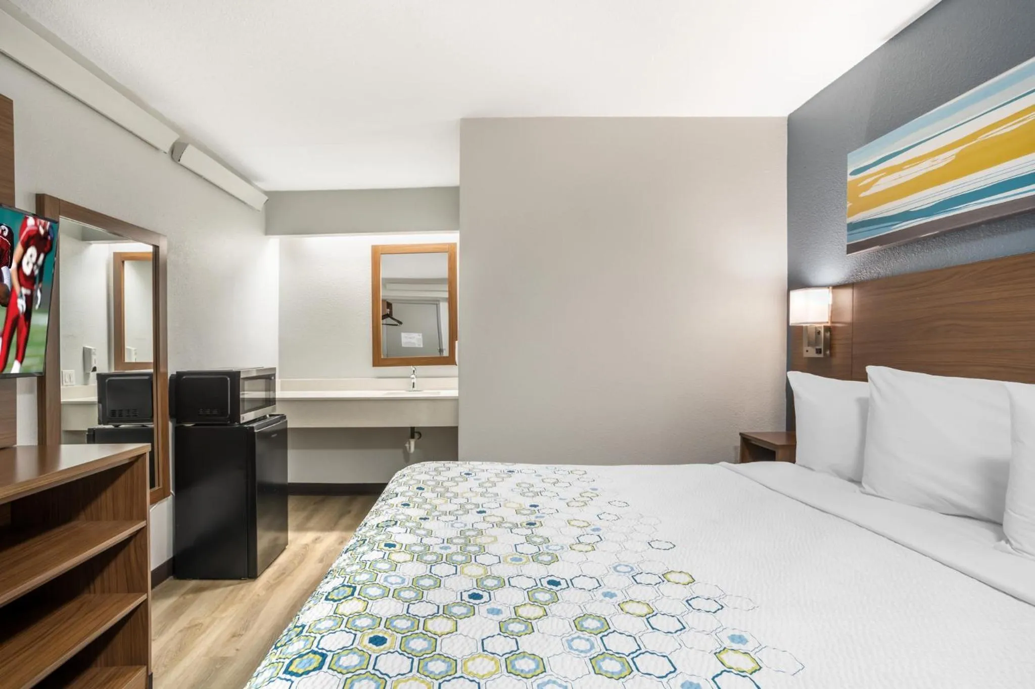 Property building, Bed in HomeTowne Studios by Red Roof Greenville