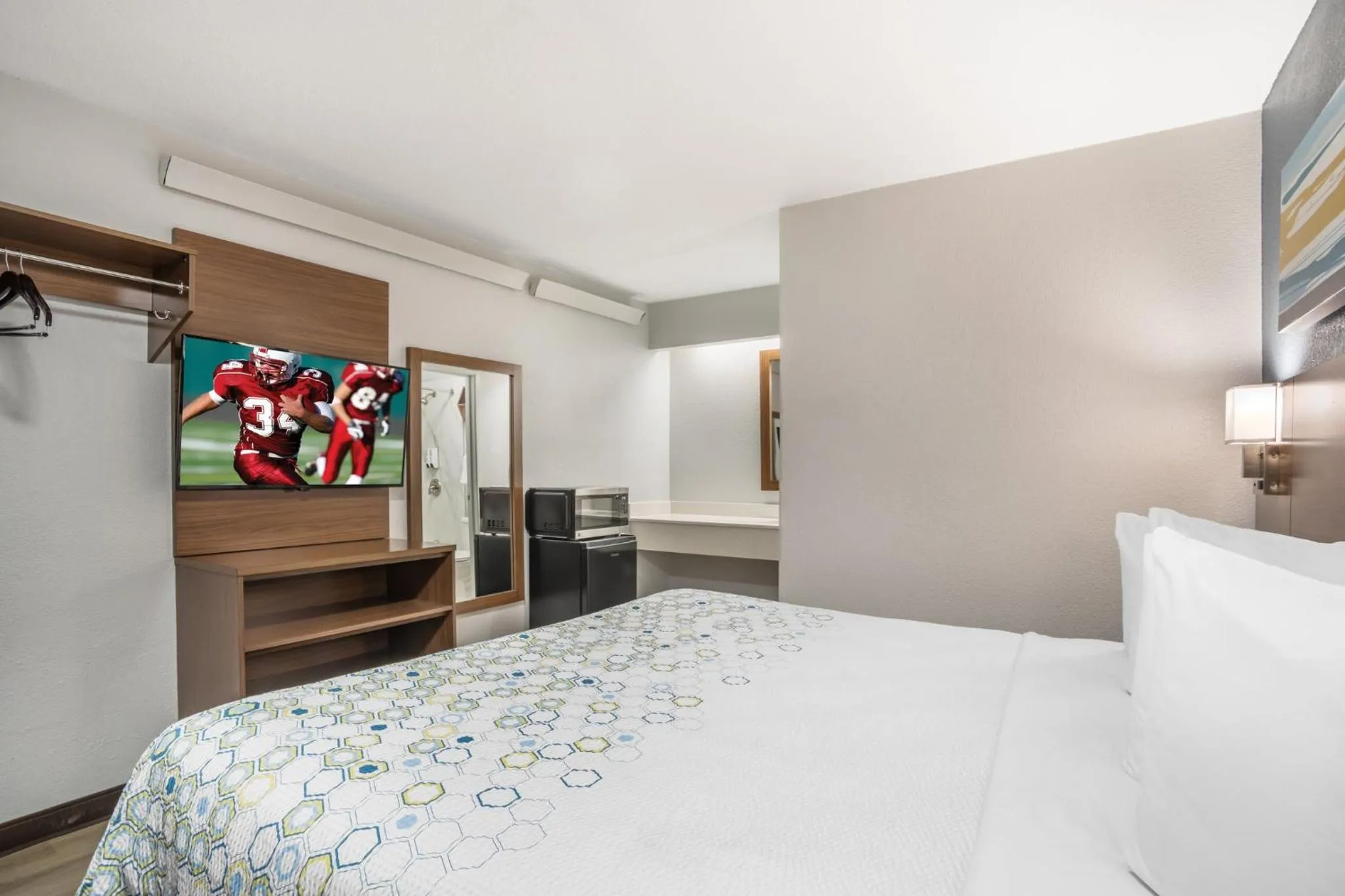 Property building, Bed in HomeTowne Studios by Red Roof Greenville