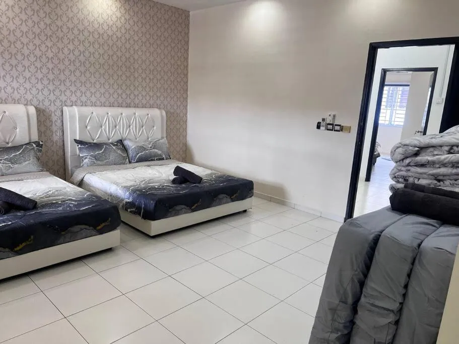 Bed in Lovely Homestay Austin Setia Indah 911