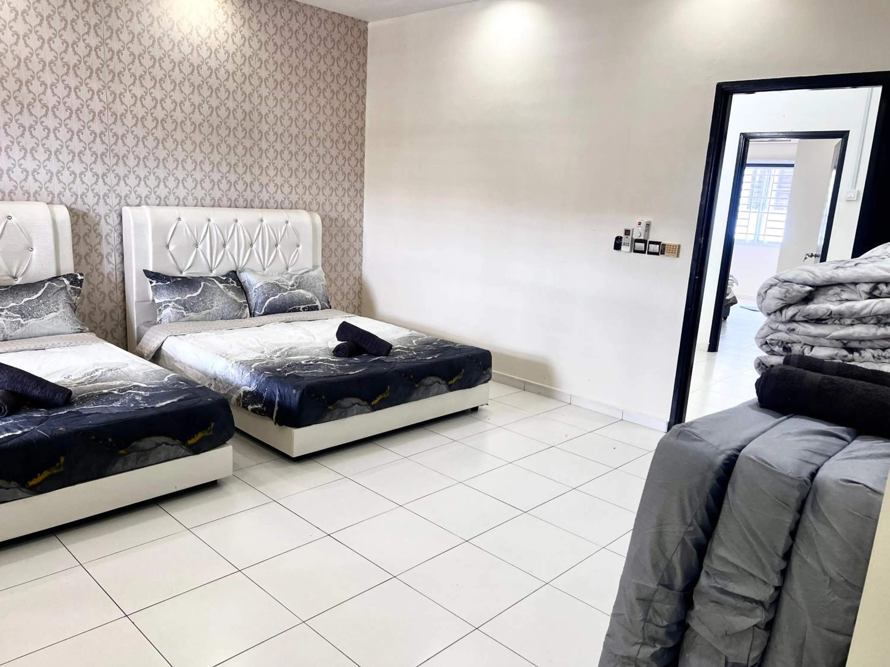 Bed in Lovely Homestay Austin Setia Indah 911