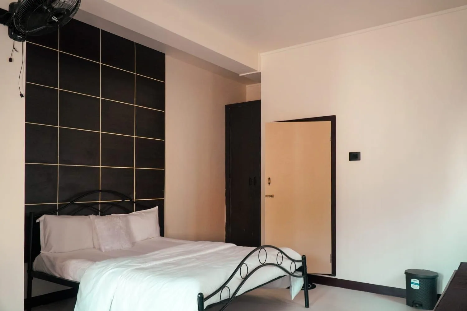 Photo of the whole room, Bed in ROYALTY GLOBAL HOMESTAY