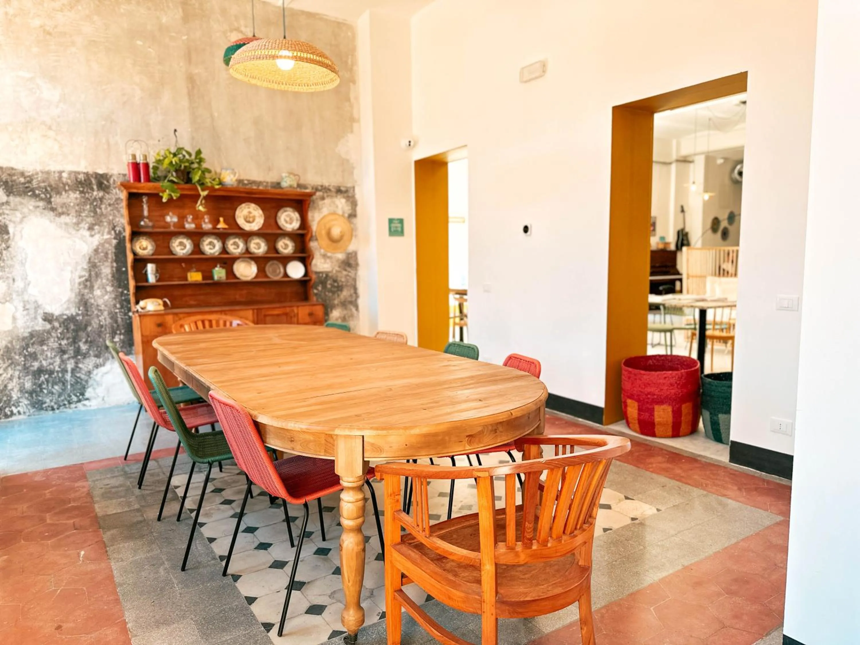 Dining area in Ostello Bello Palermo